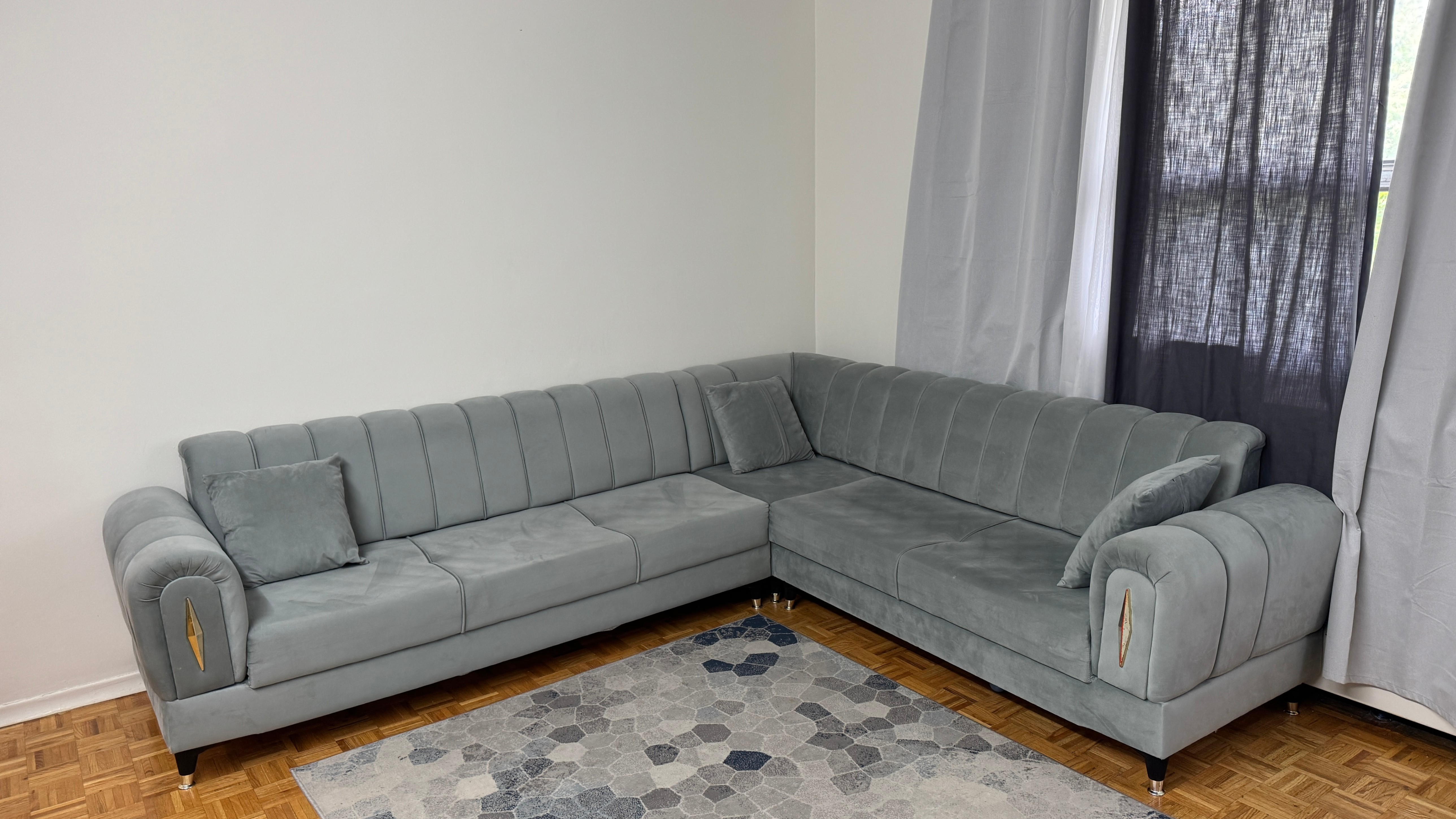 Italian-Style Grey L-Shaped Sectional Sofa – 9ft x 8ft