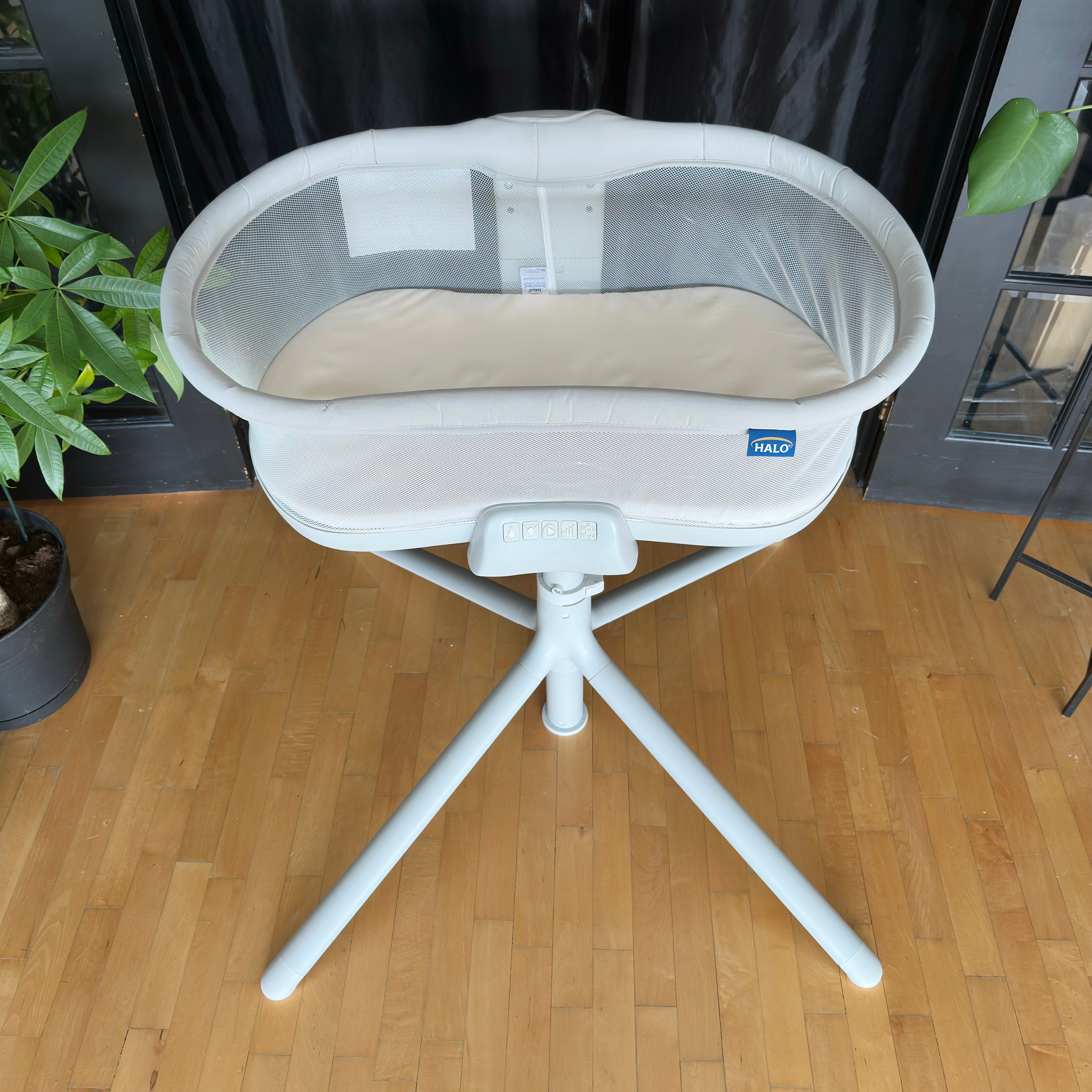 Halo BassiNest Soothing Swivel Sleeper 3.0 - photo 2