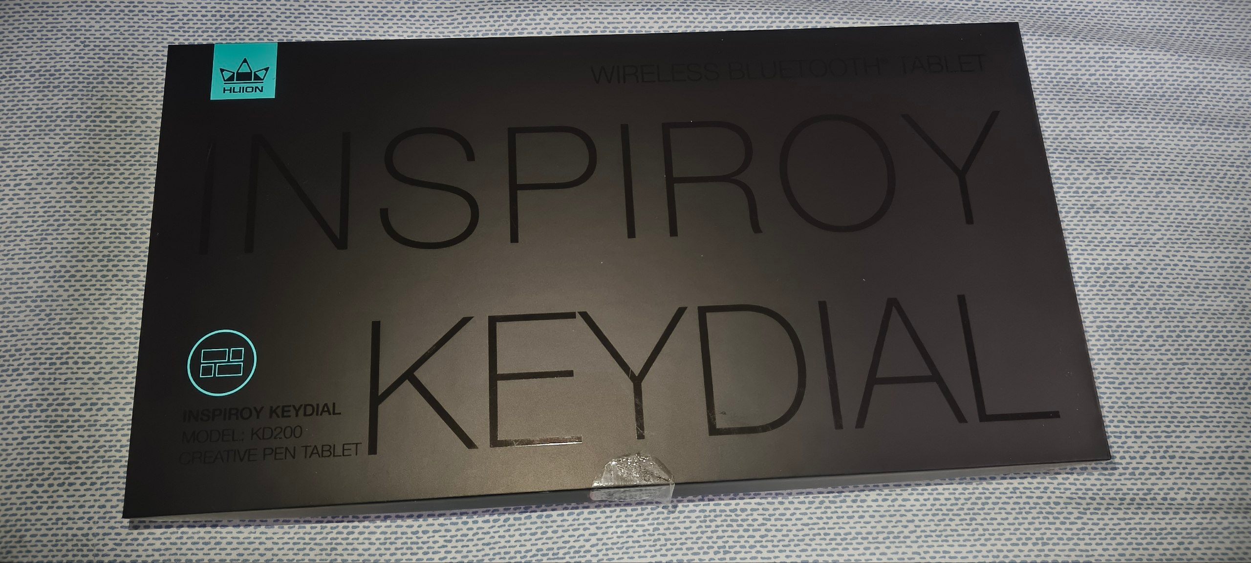 Huion Inspiroy Keydial KD200 – Drawing Tablet with Keys & Dial - photo 2