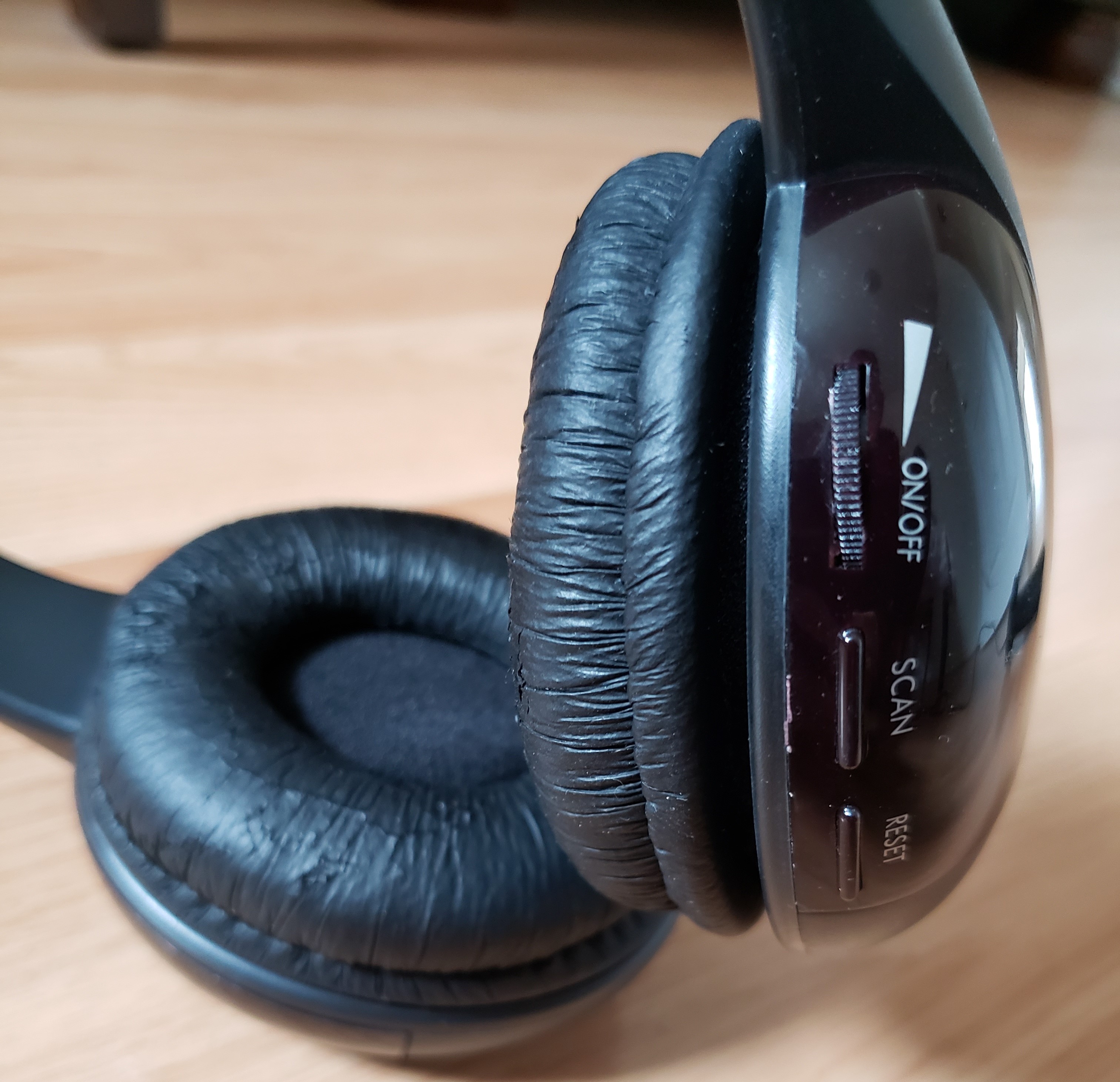 Wireless Headphone FM Radio SENTRY HO700 $10 - photo 5
