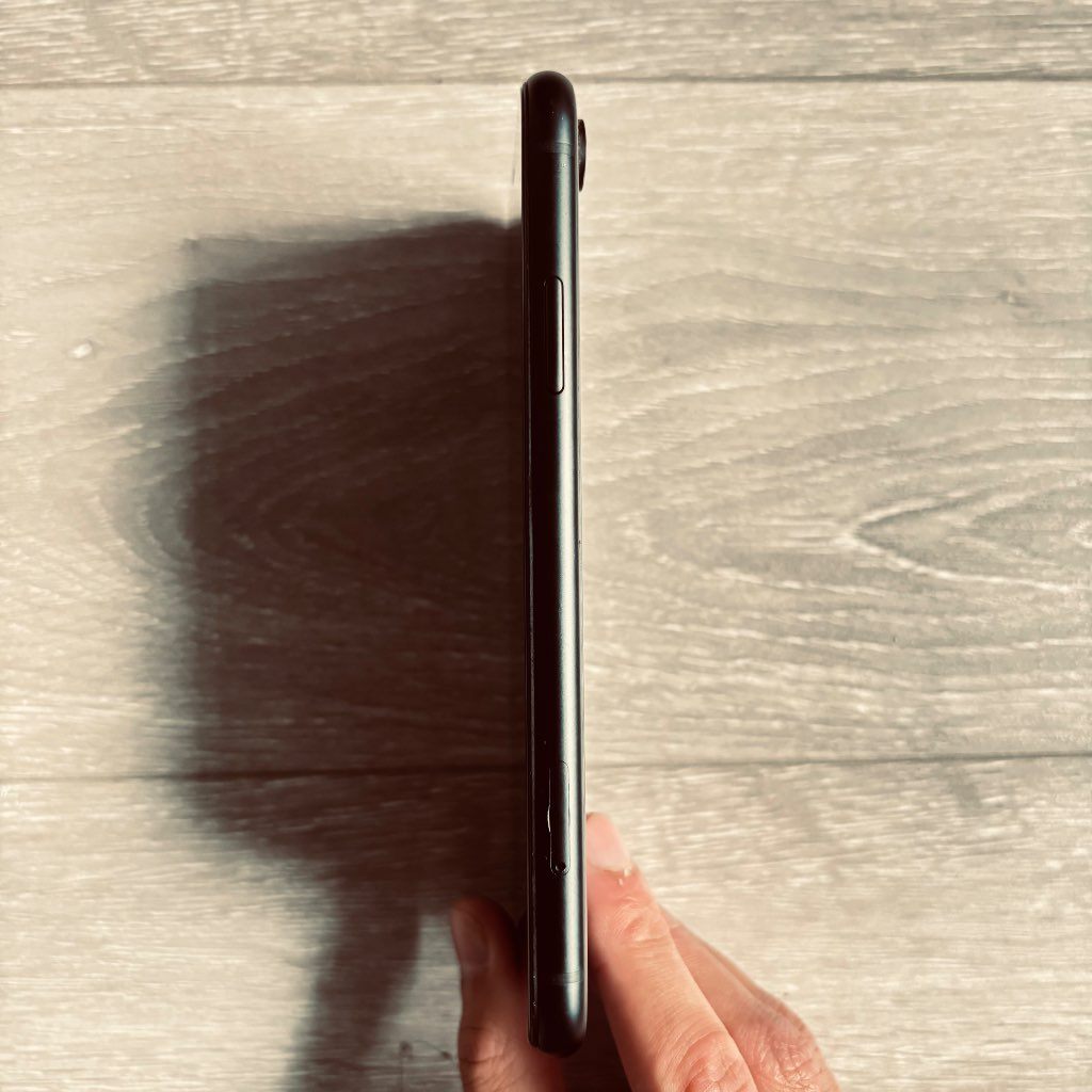 iPhone XR - photo 4