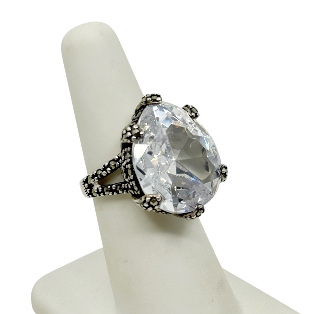 A 925 sterling silver Cubic Zirconia & Marcasite cocktail ring - photo 3