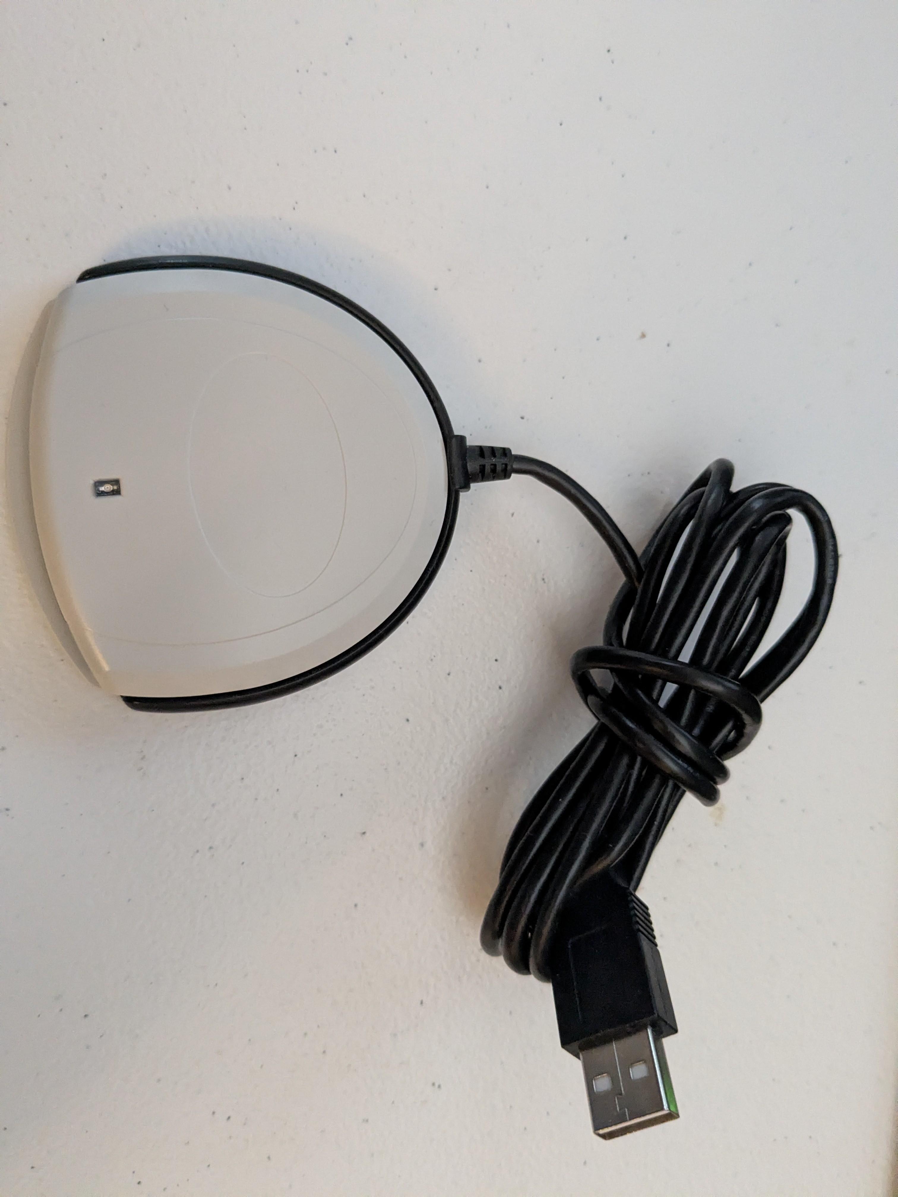 Identiv SCR3310v2.0 USB Smart Card Reader