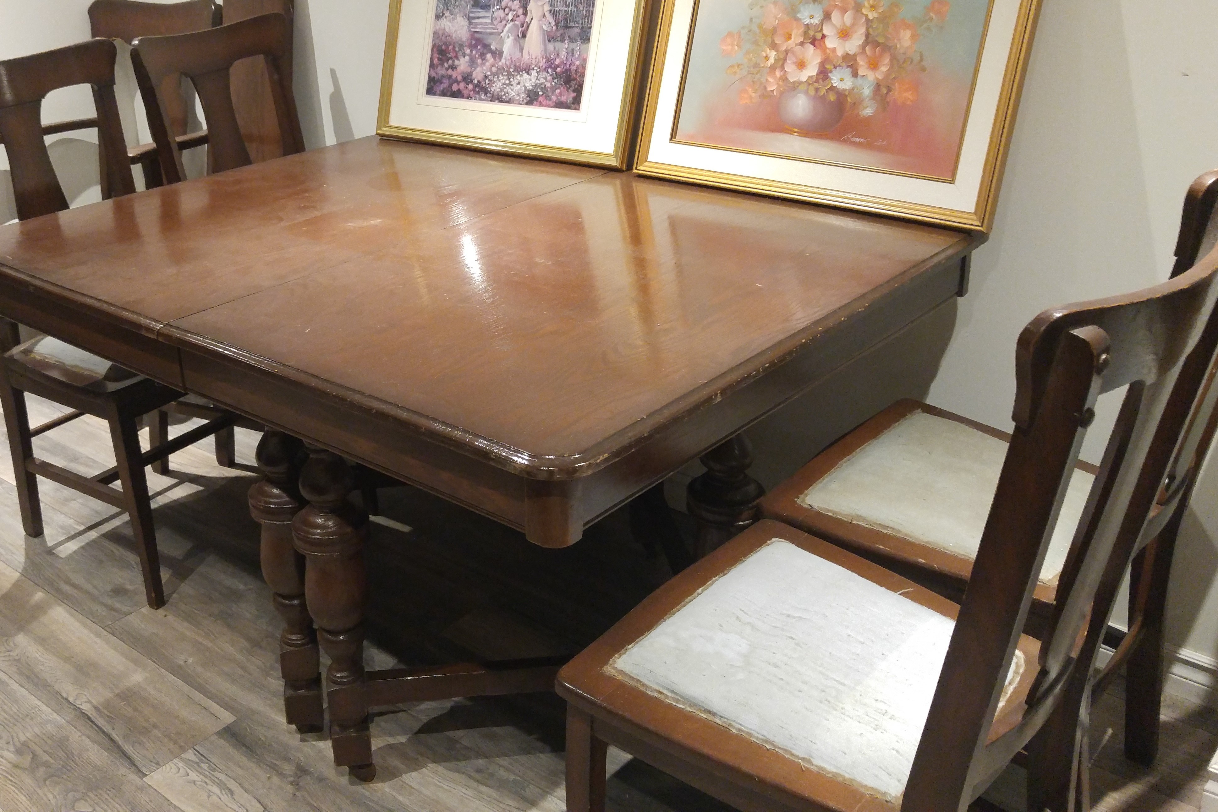 Antique Quebec Solid Wood Dining Set (9-Piece)