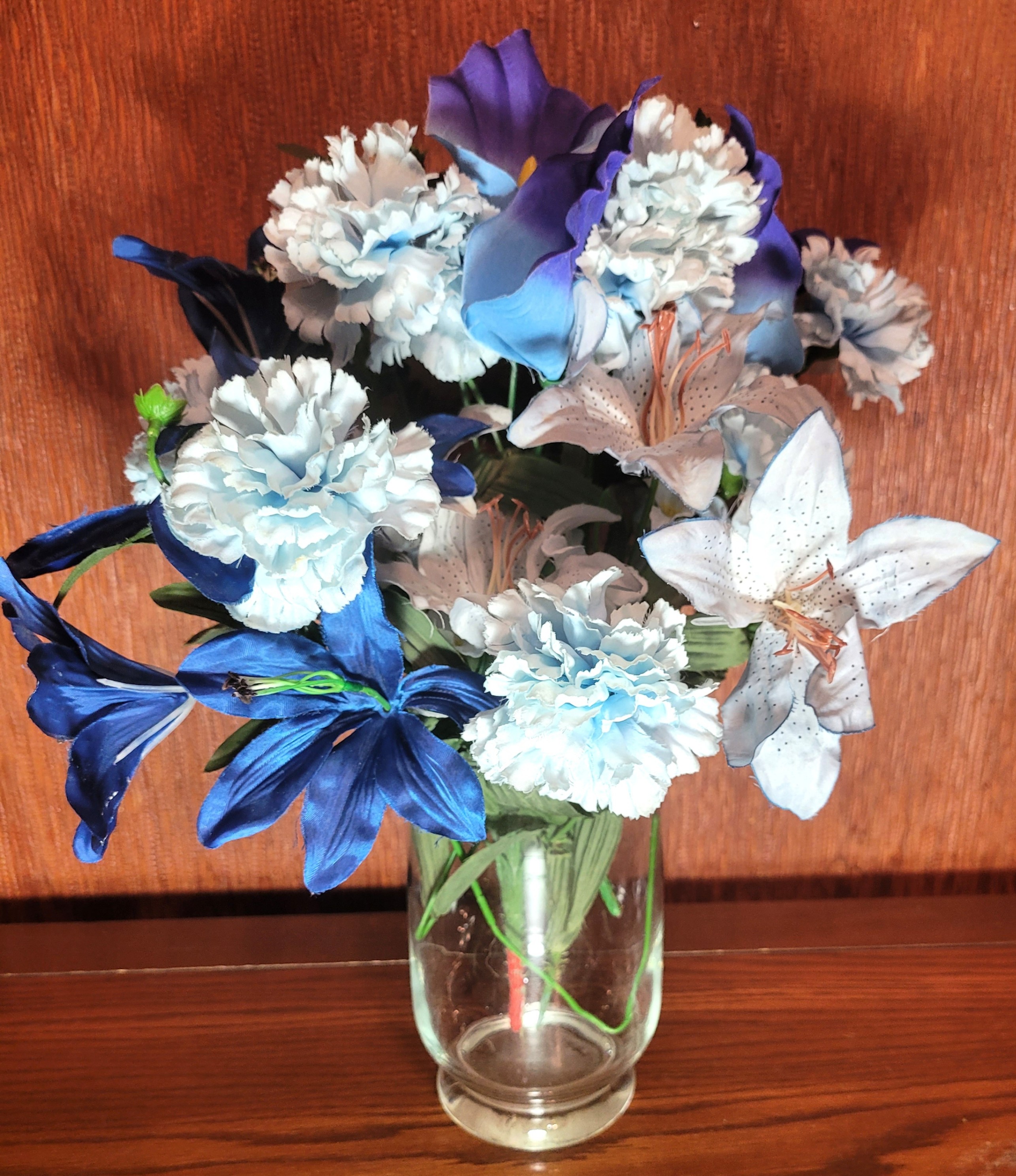 Faux Silk Blue & White Floral Arrangement Clear Glass Hurricane - photo 2