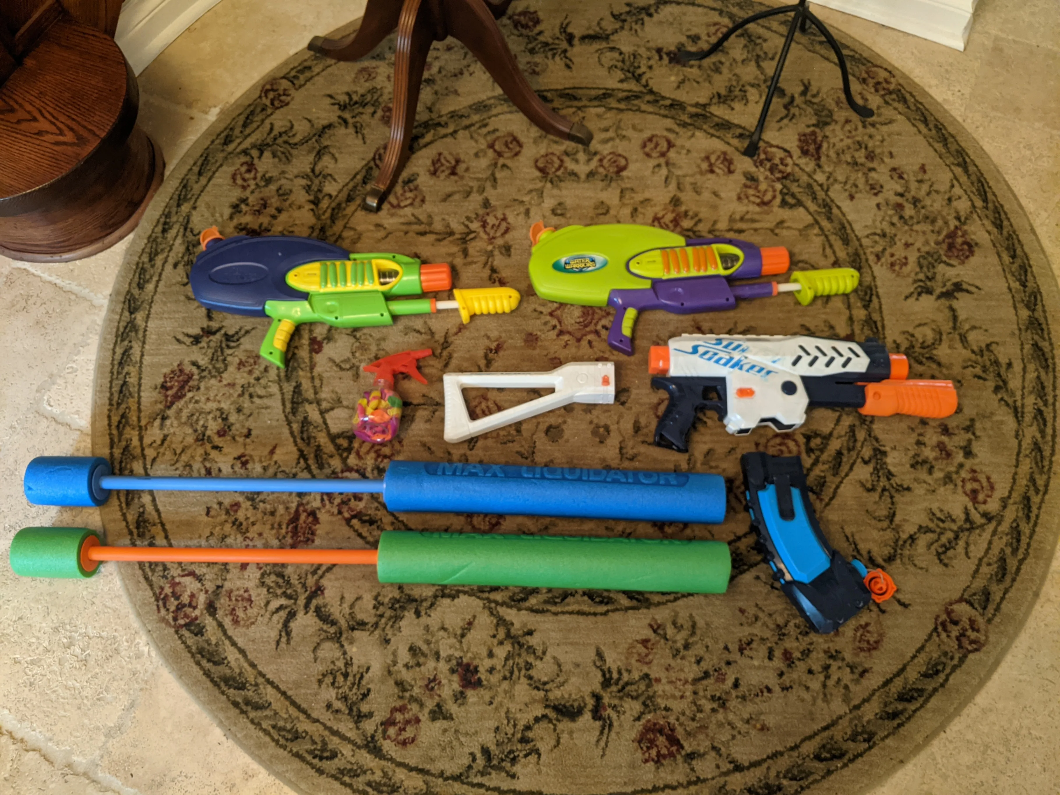 Bucket of Nerf Guns, Water Toys and Outdoor Toys - photo 4