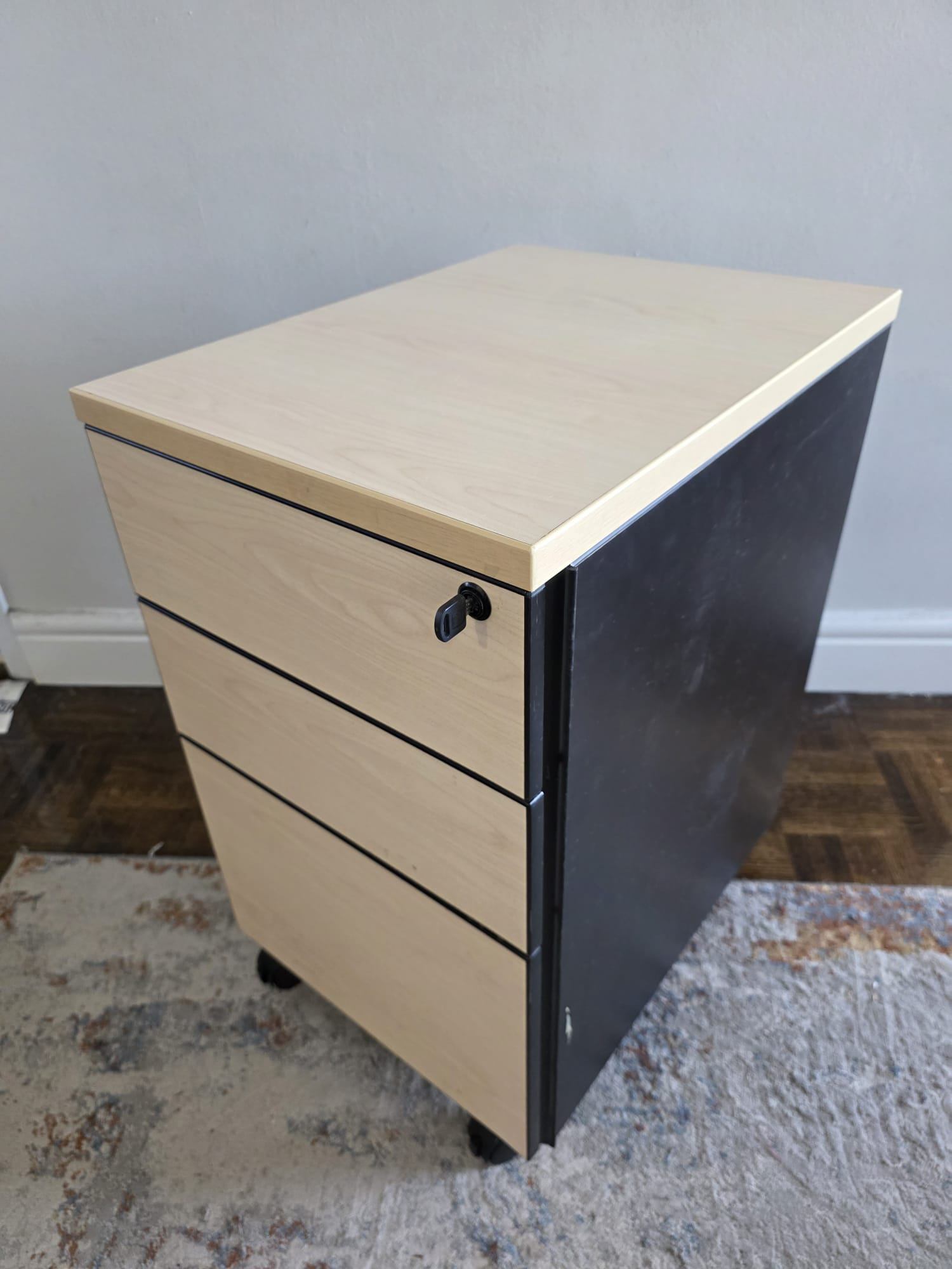 File Cabinet with Wheels and Lock - photo 4