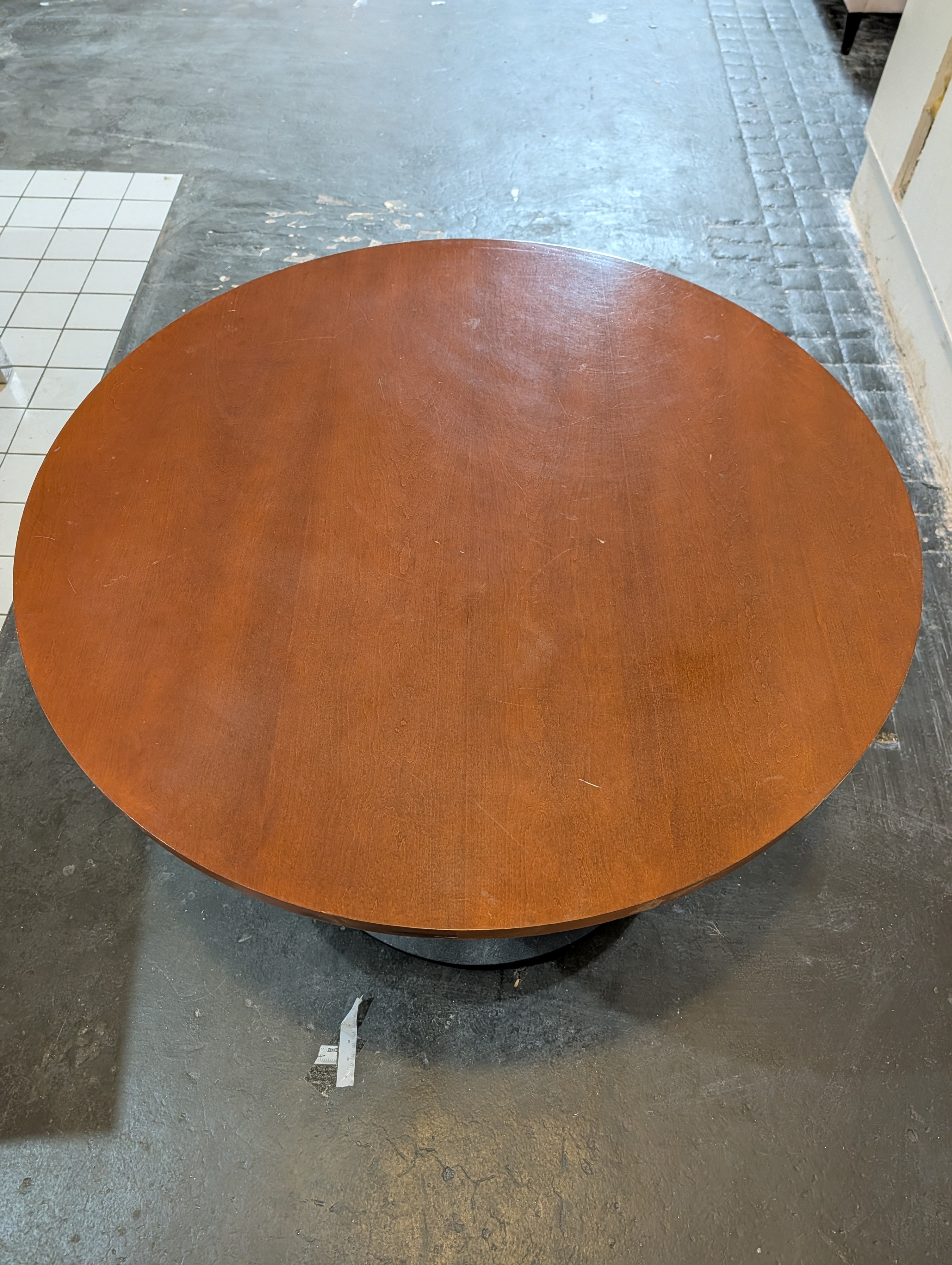 Round dining/conference table - photo 2