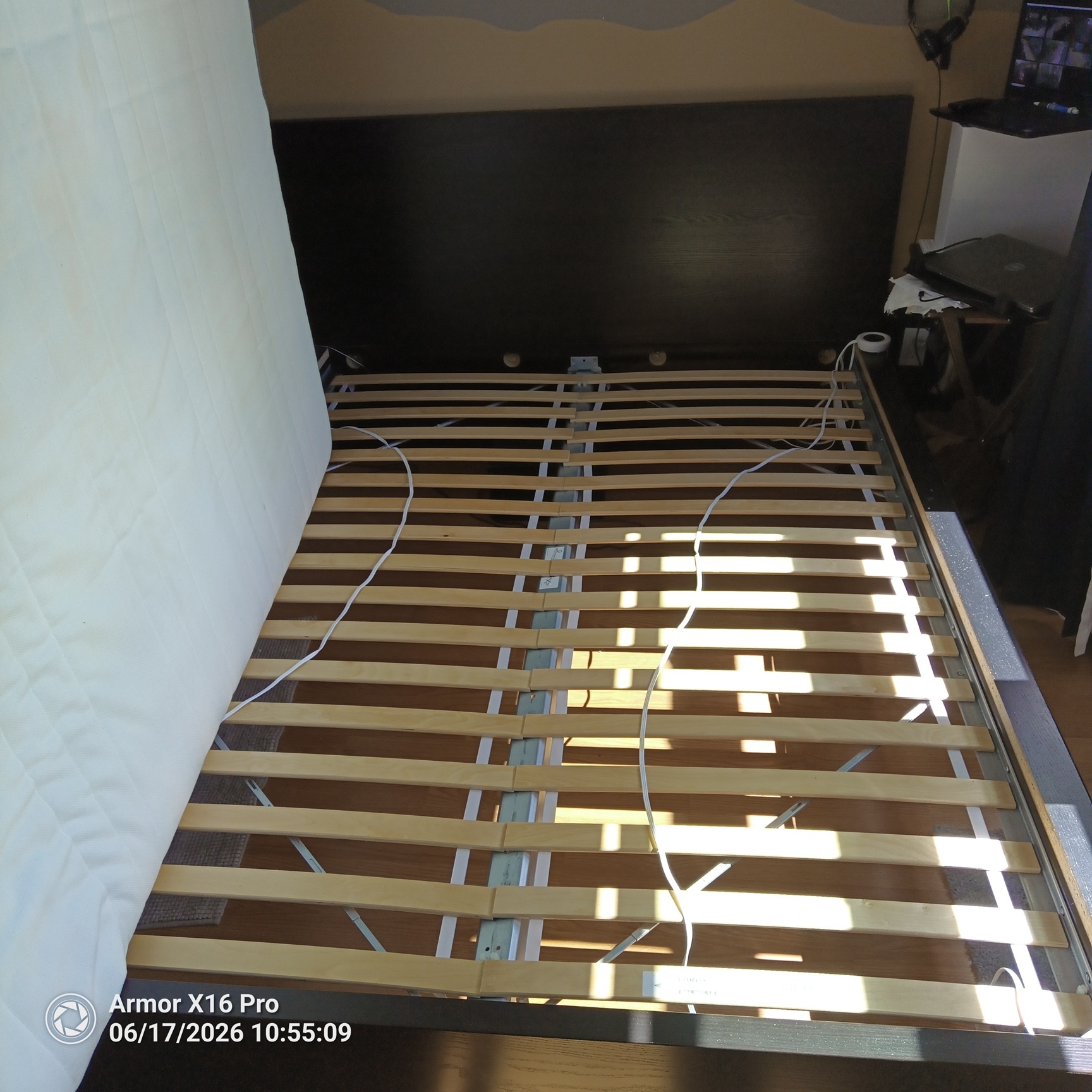 Ikea queen size bed - photo 2