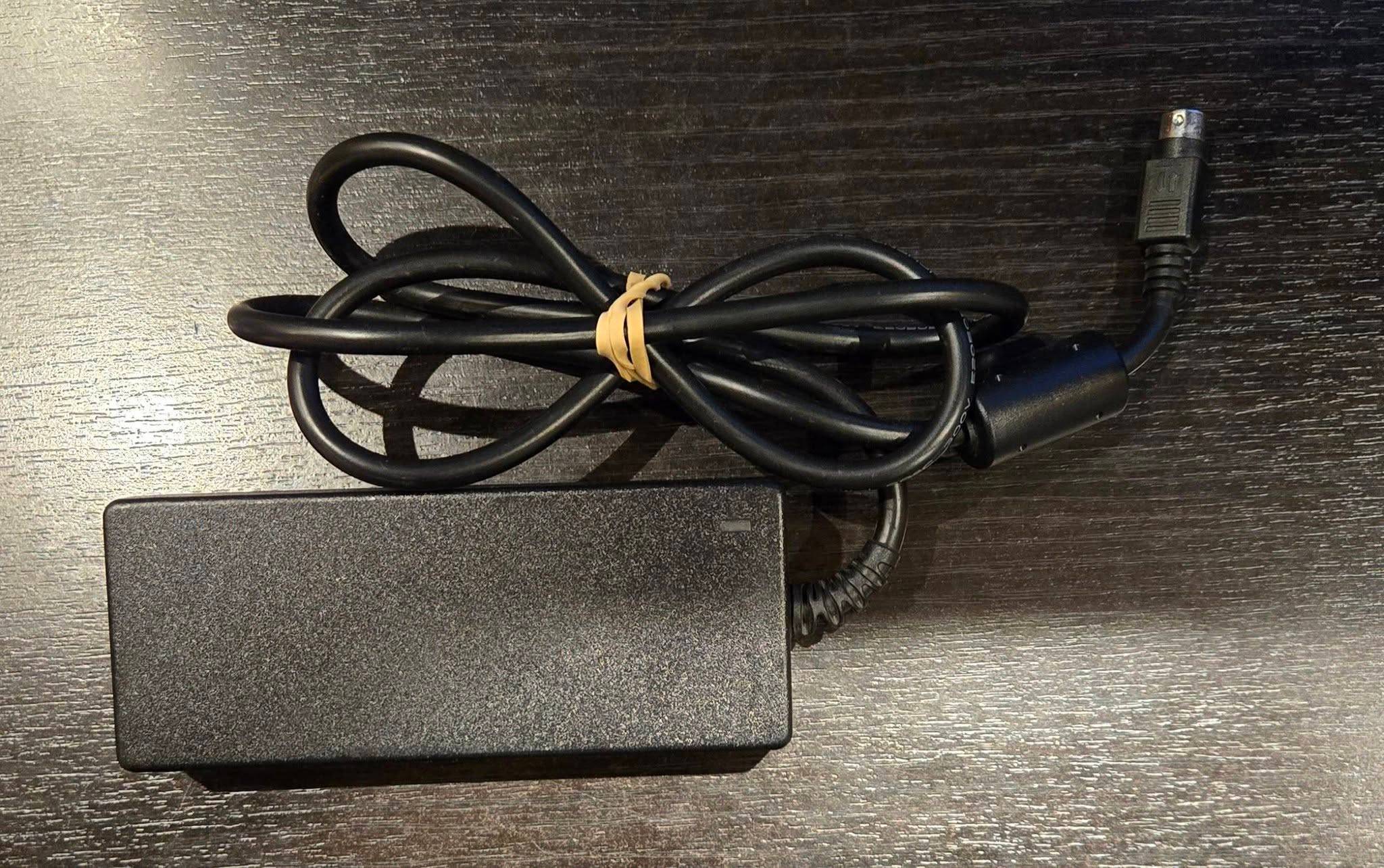 Geniune Lacie ACU057A-0512 Output 5V- 12V 4.2-3A Power Supply - photo 2