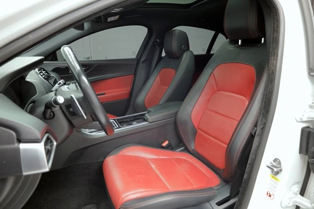 2018 Jaguar XE - photo 2