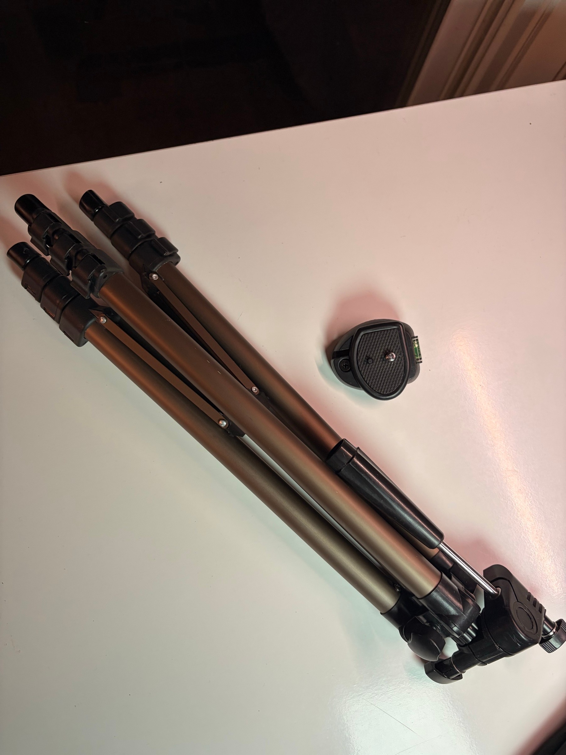 AmazonBasics camera tripod w/ carrying bag - photo 2