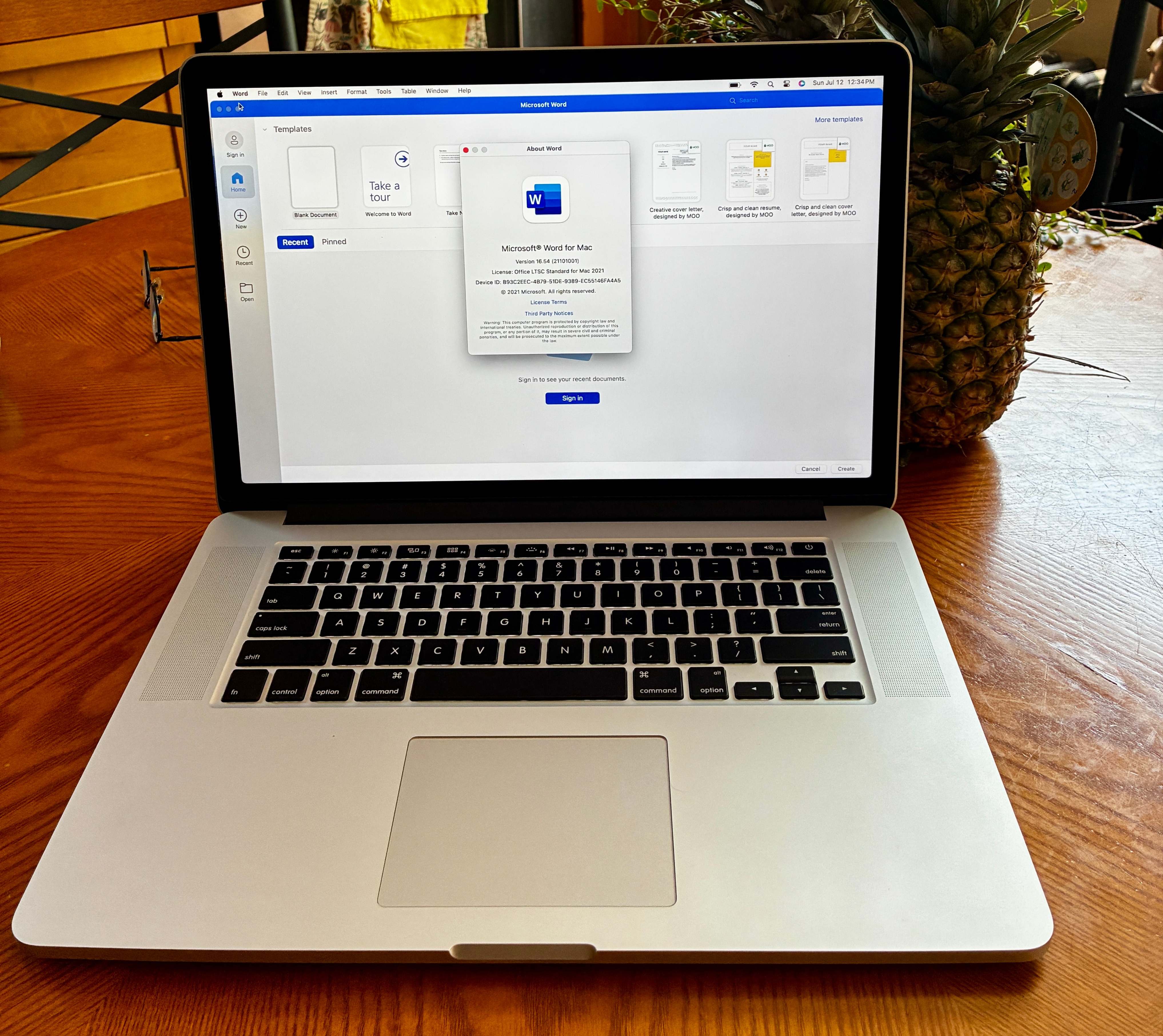 Apple MacBook Pro 15" PLUS SOFTWARE!! - photo 3