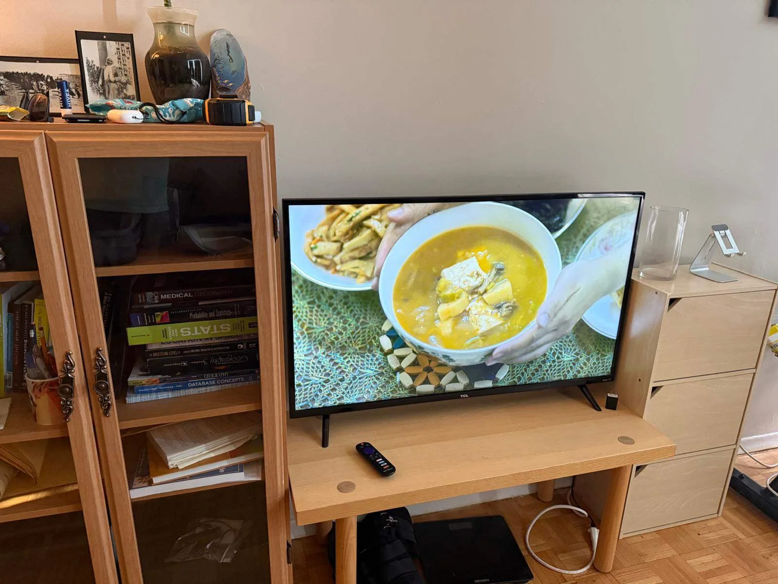 TCL 4K Roku TV - 43 inches - excellent condition