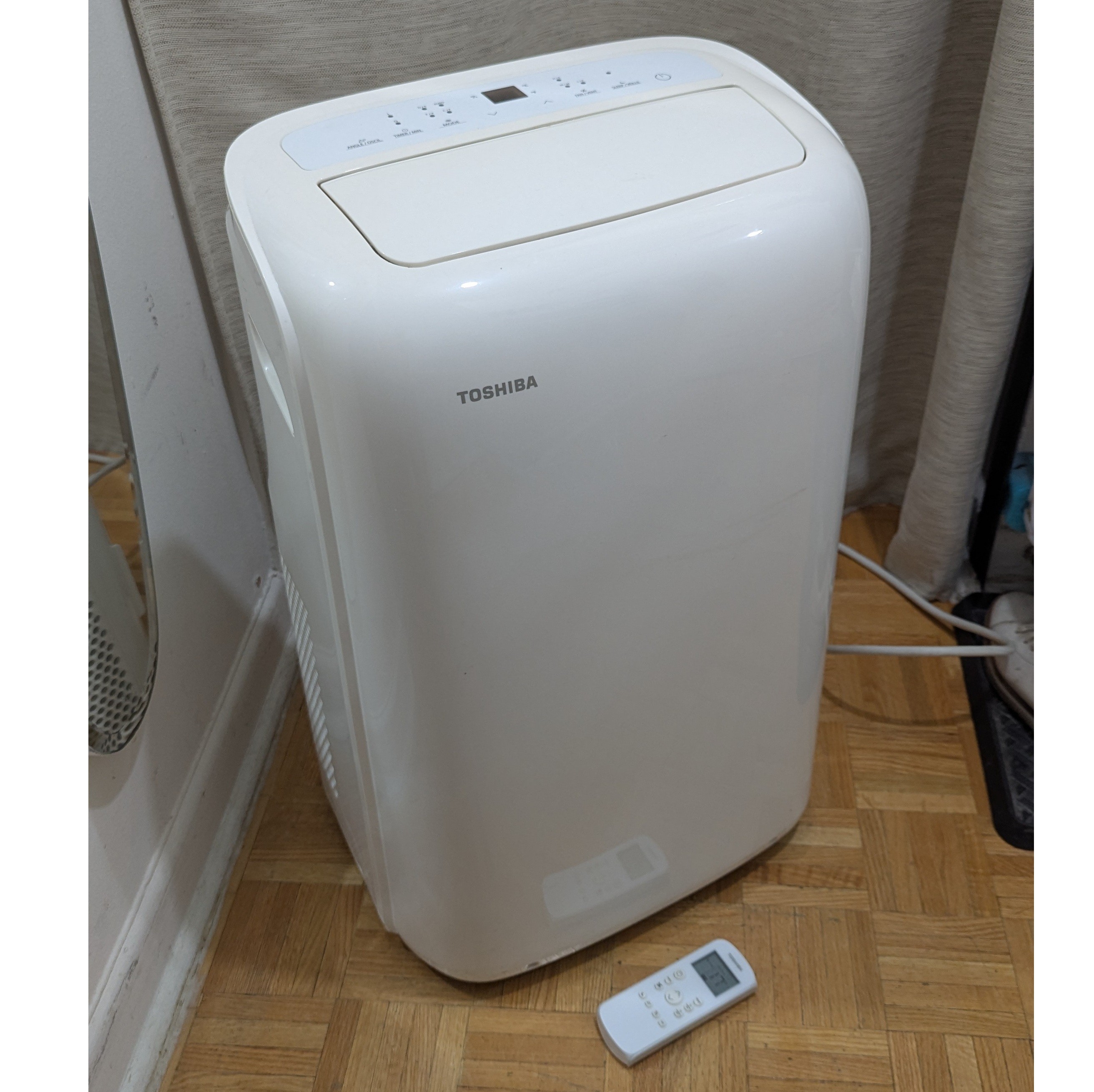TOSHIBA 12,000 BTU 3-in-1 Portable Air Conditioner AC+Remote con