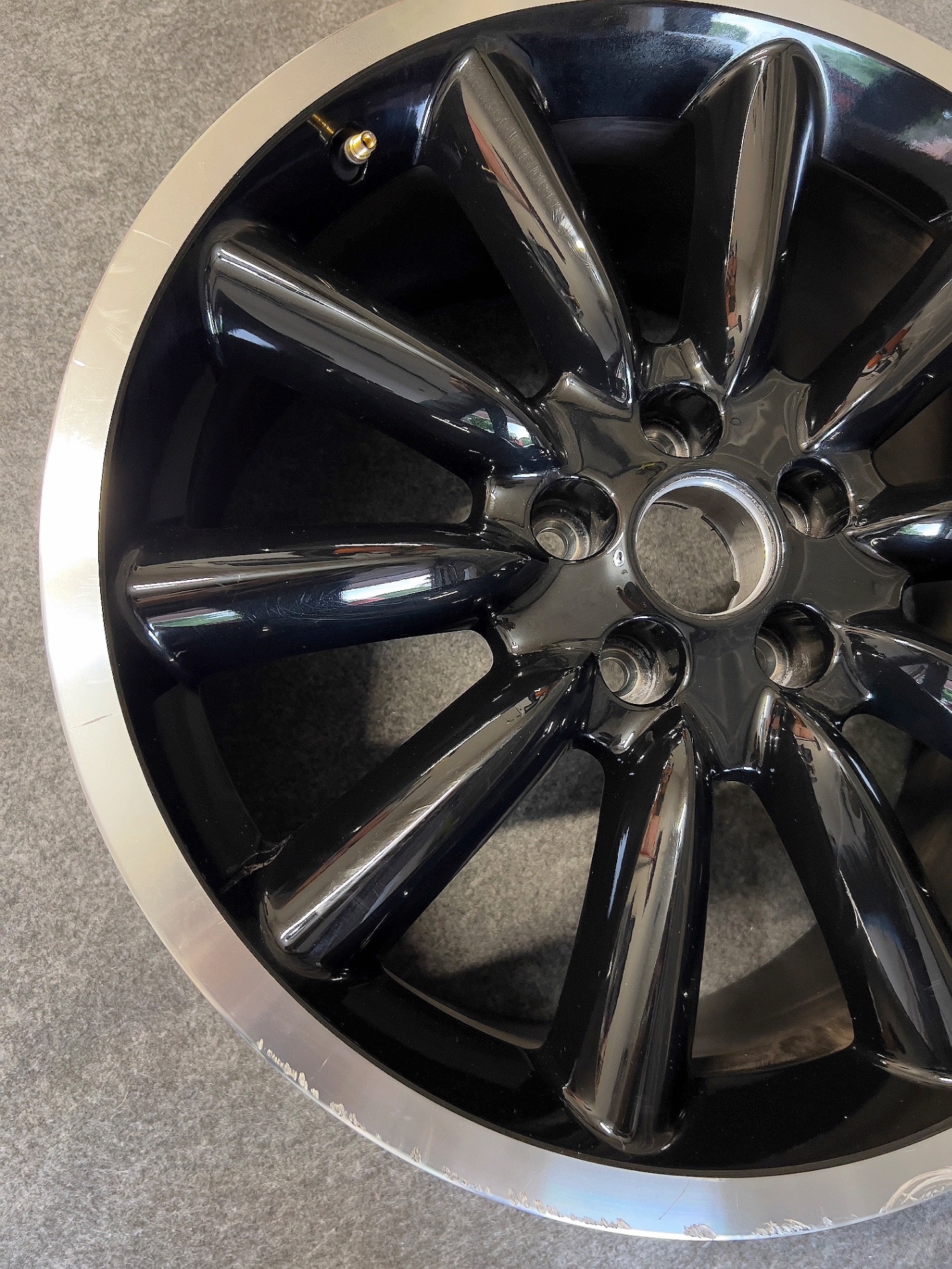 OEM 2012–2013 Ford Mustang Boss 302 Front Wheel Rim - 19x9J ET42 - photo 5