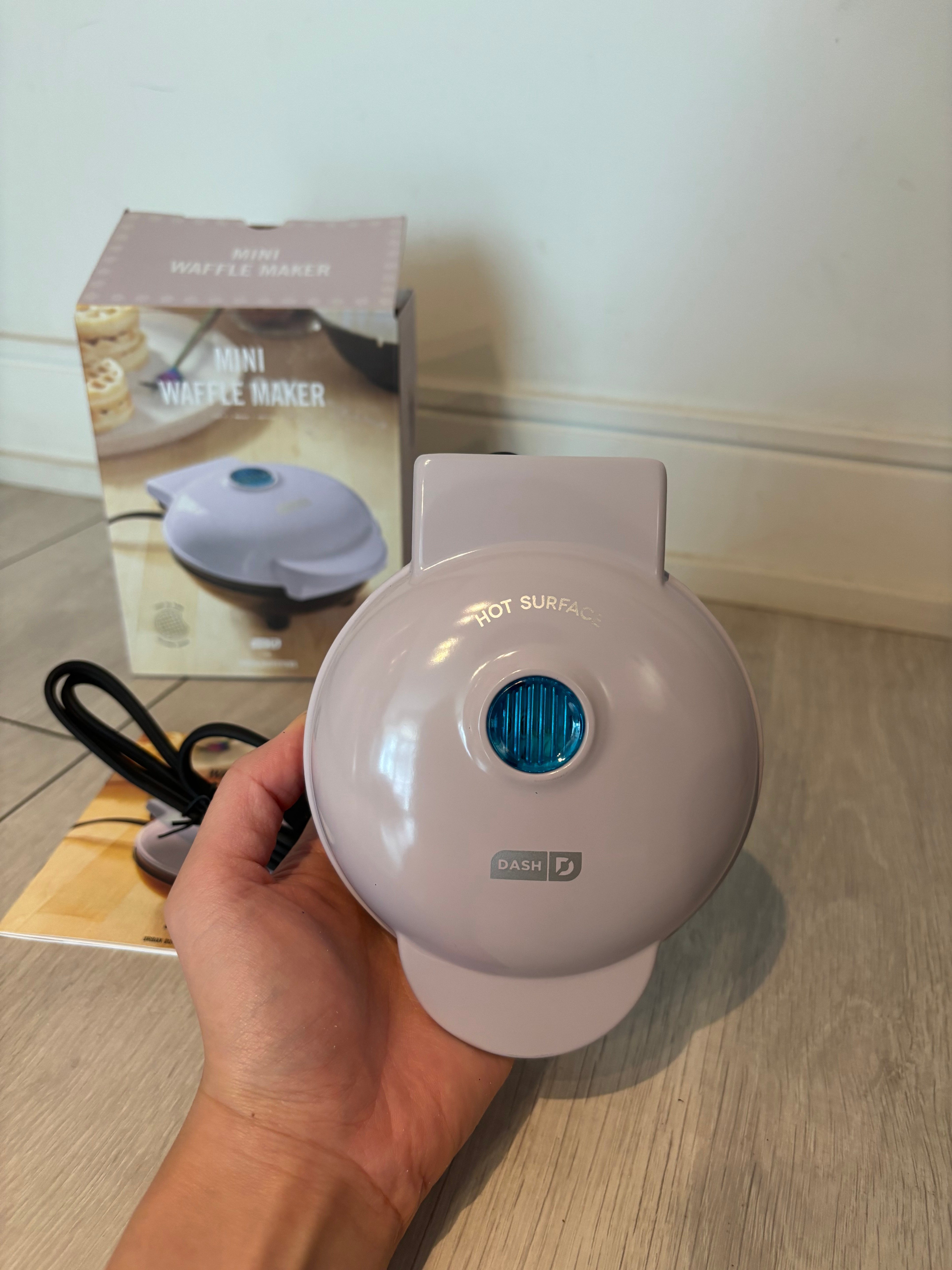 Dash Mini Waffle maker - photo 2
