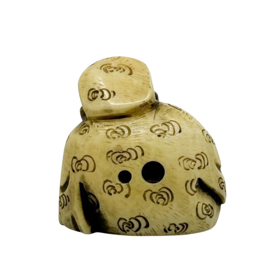 Showa period Japanese carved bone smiling man with fan netsuke - photo 3