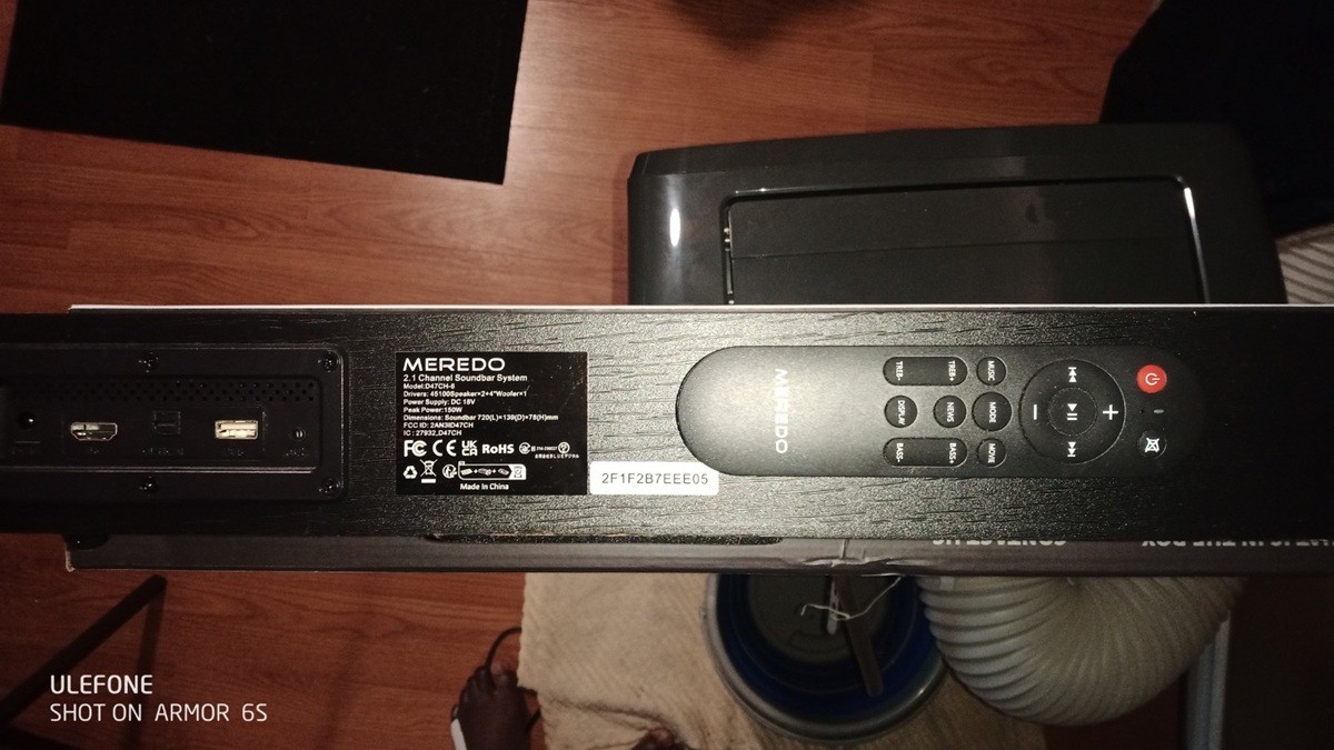 Vizio 32 inch smart TV 720p and Meredo soundbar - photo 2