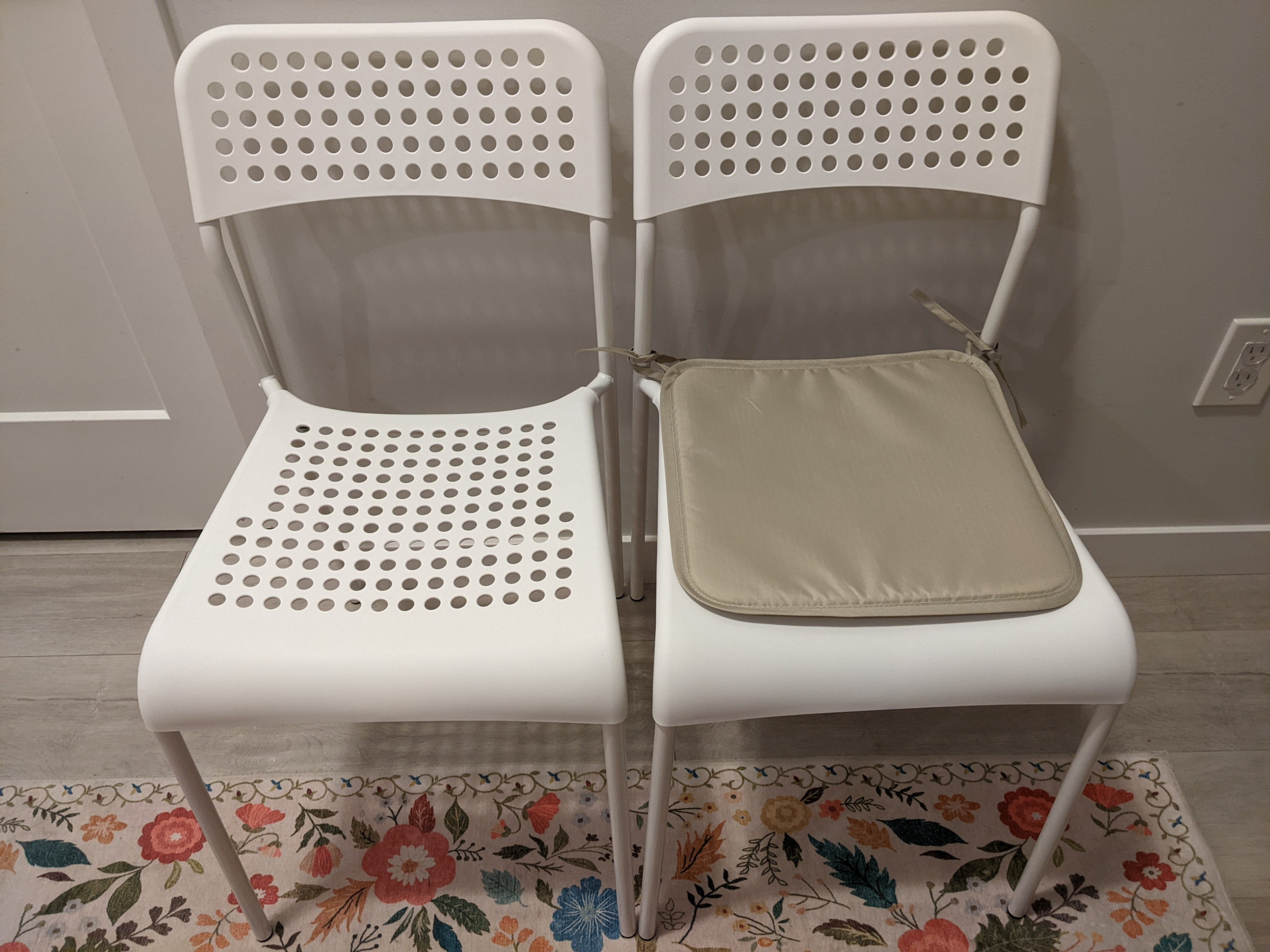 Set of 2 IKEA SANDSBERG White Chairs with one free cushion