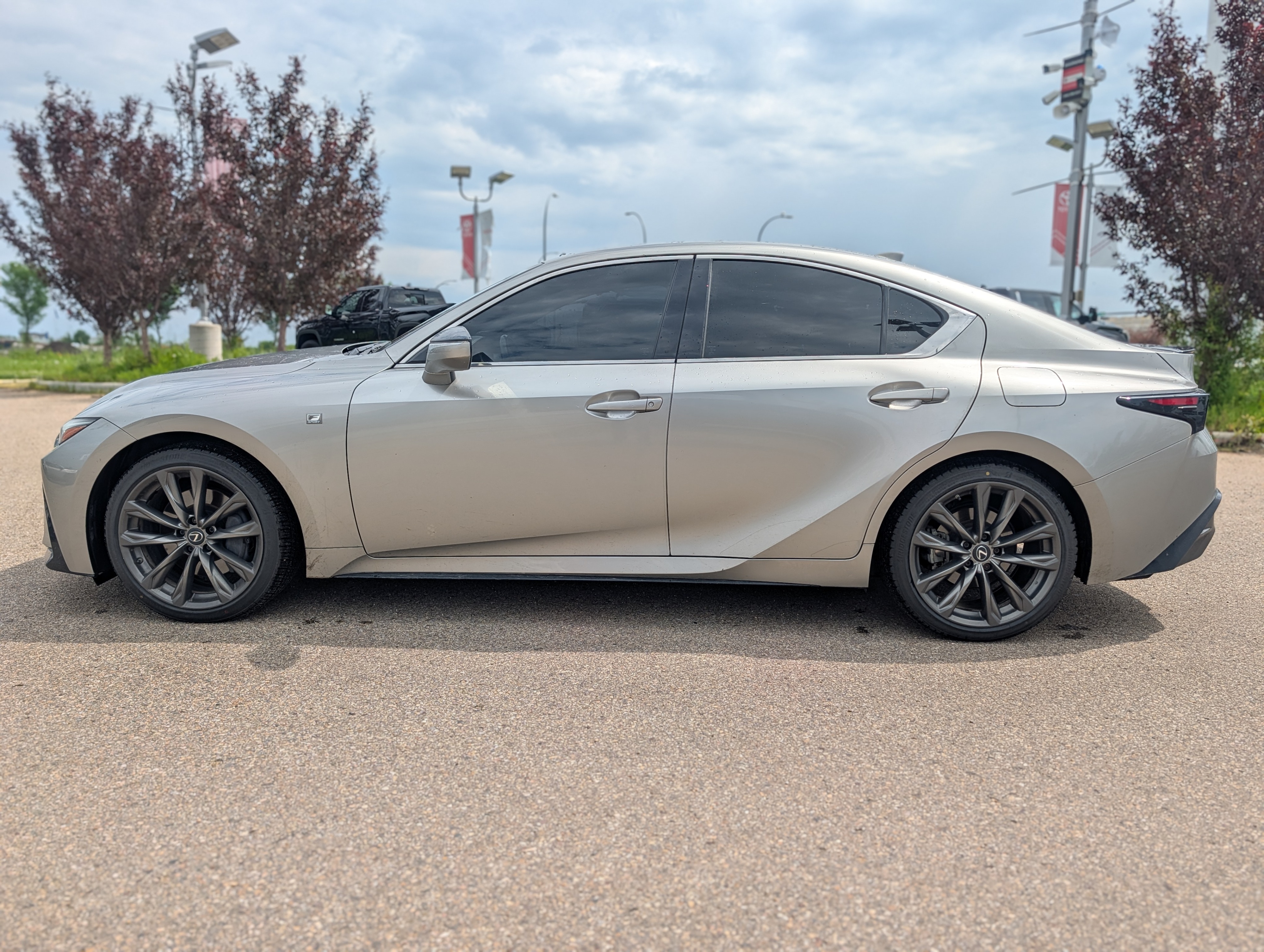 2021 Lexus IS 300 - photo 2