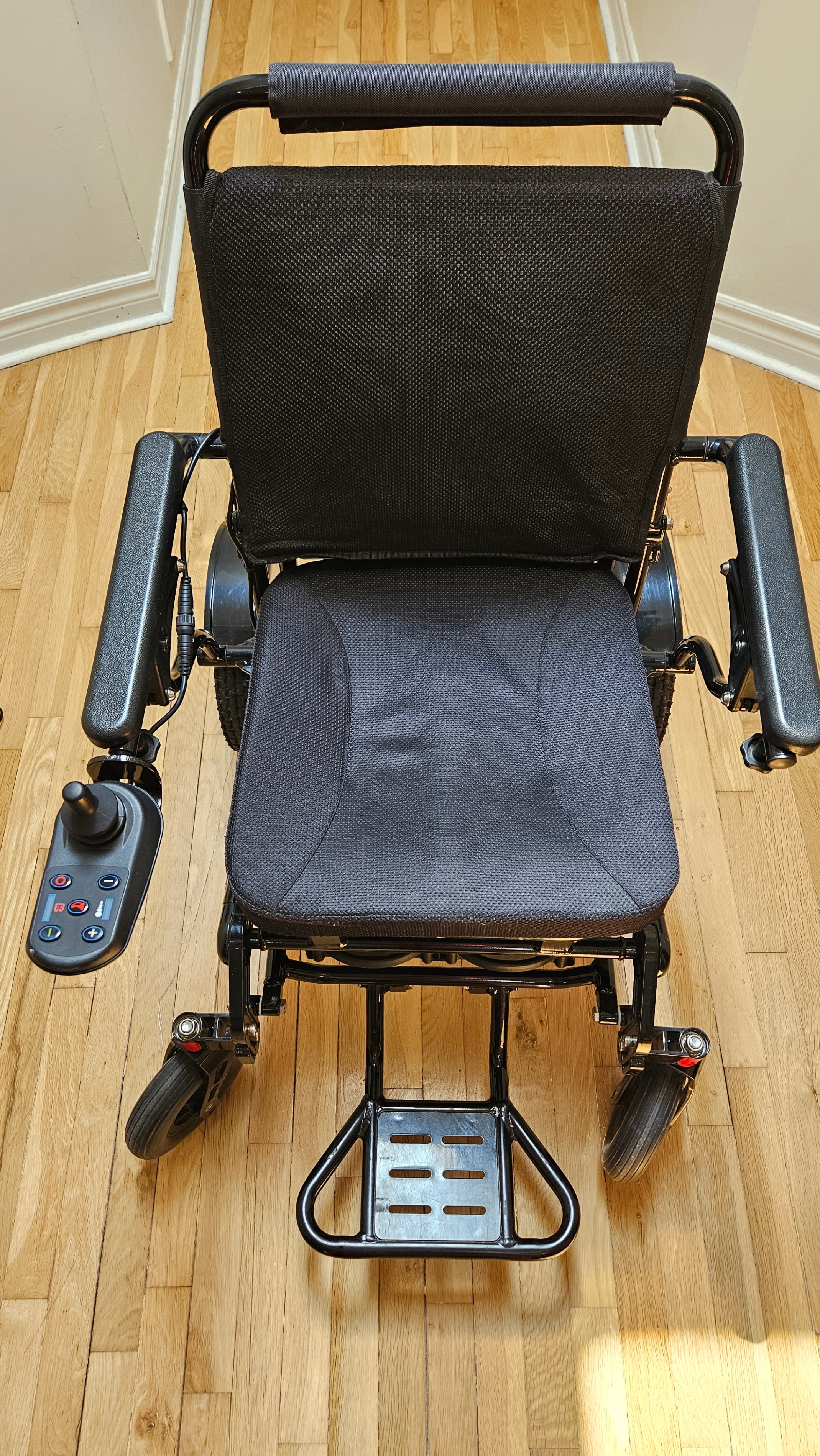 Folding Electric Wheelchair / Portable Power Chair
