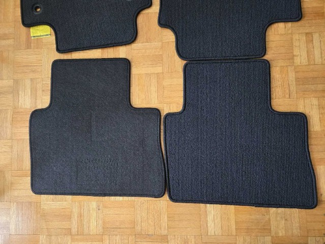 Toyota RAV4 Floor Mats - photo 2