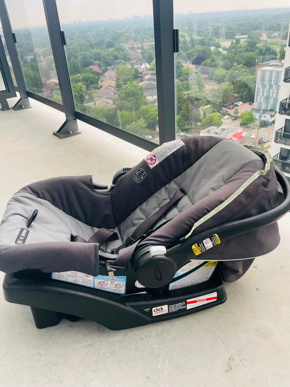 Moving out sale!! Graco Stroller + Car Seat - photo 4
