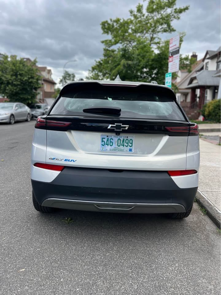 2023 Chevrolet Bolt EUV 2LT - photo 3