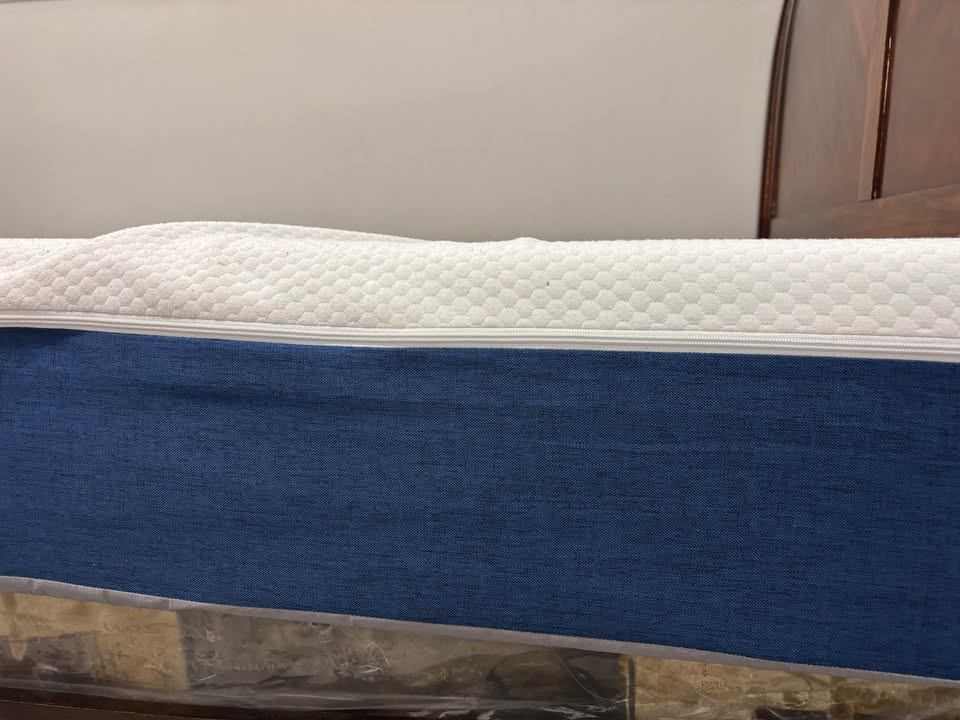 Queen Mattress 10 inch - photo 2