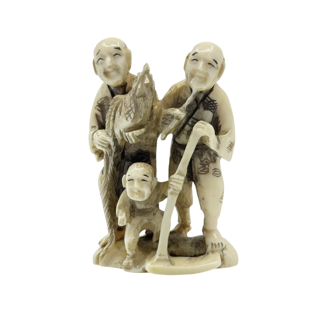 Showa period Japanese farmers and a kid carved Ivory netsuke - photo 3