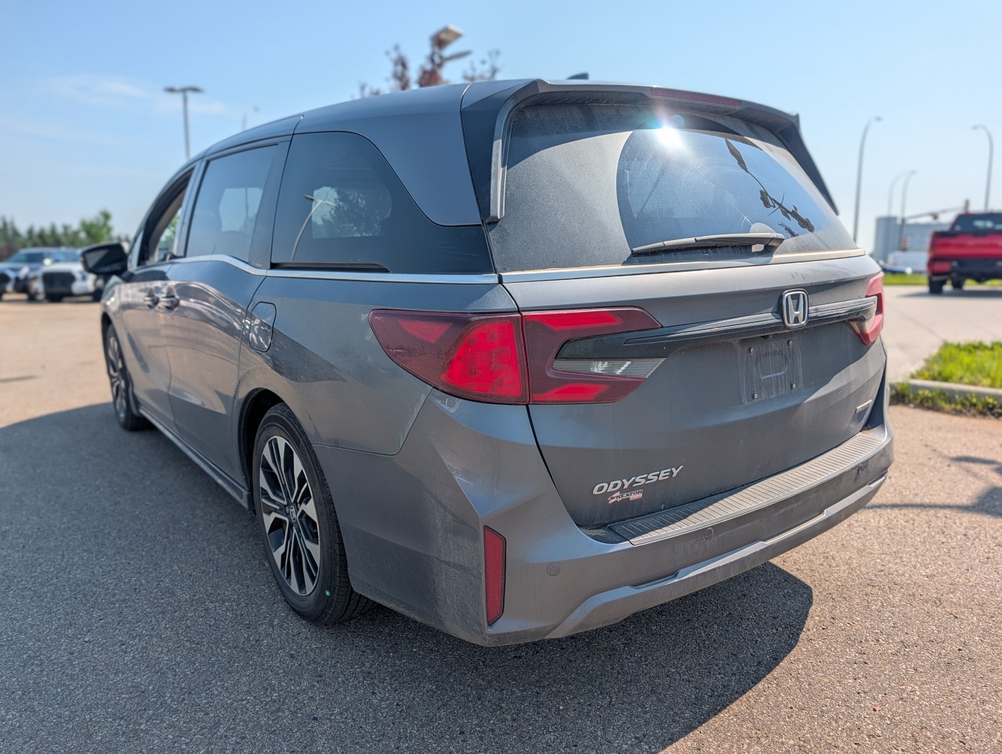2025 Honda Odyssey - photo 3
