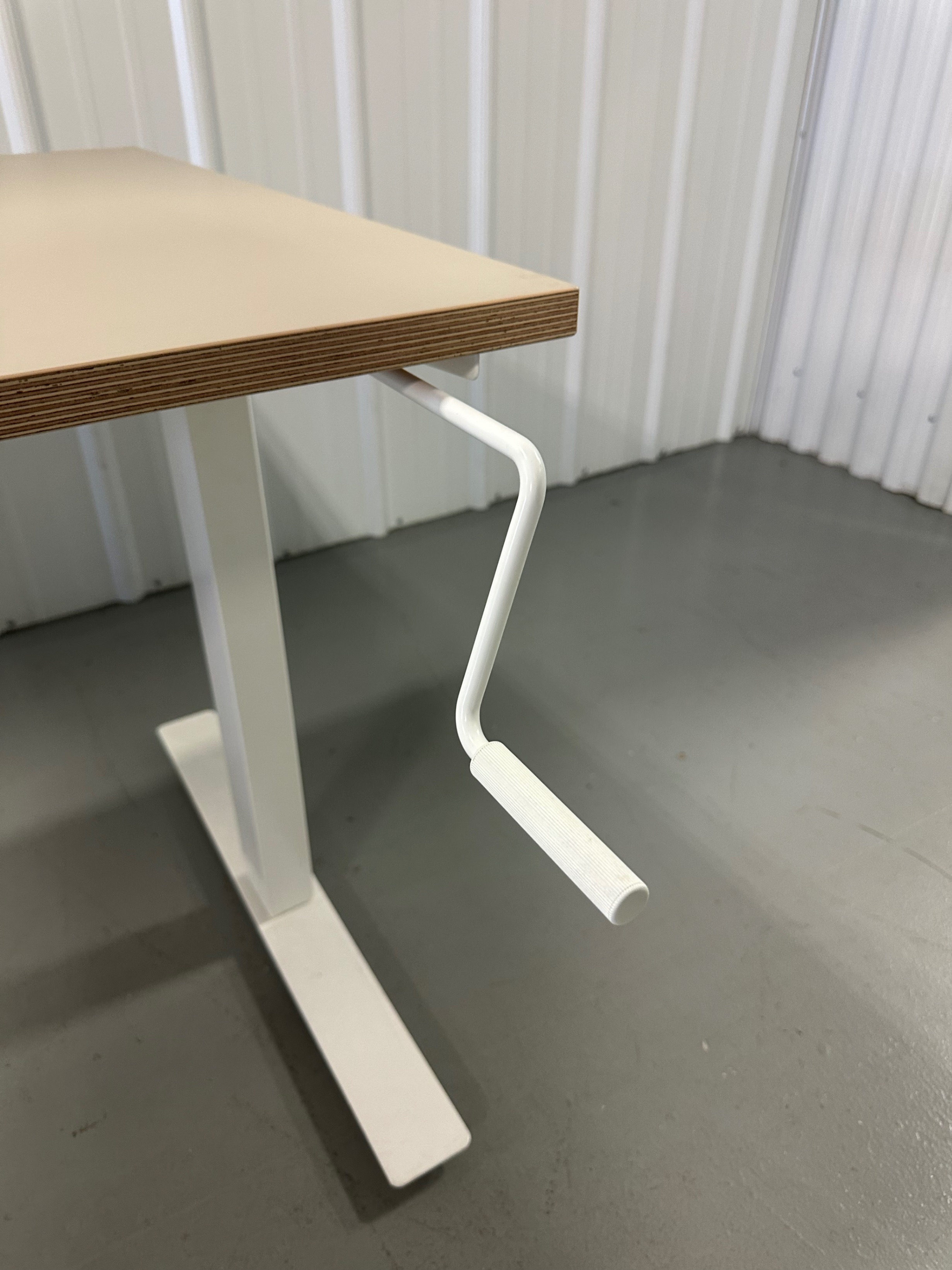 IKEA SKARSTA Standing Desk (Crank Adjustable) - photo 2