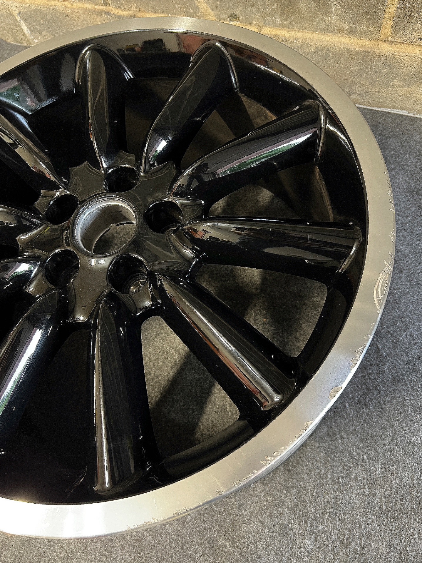 OEM 2012–2013 Ford Mustang Boss 302 Front Wheel Rim - 19x9J ET42 - photo 3