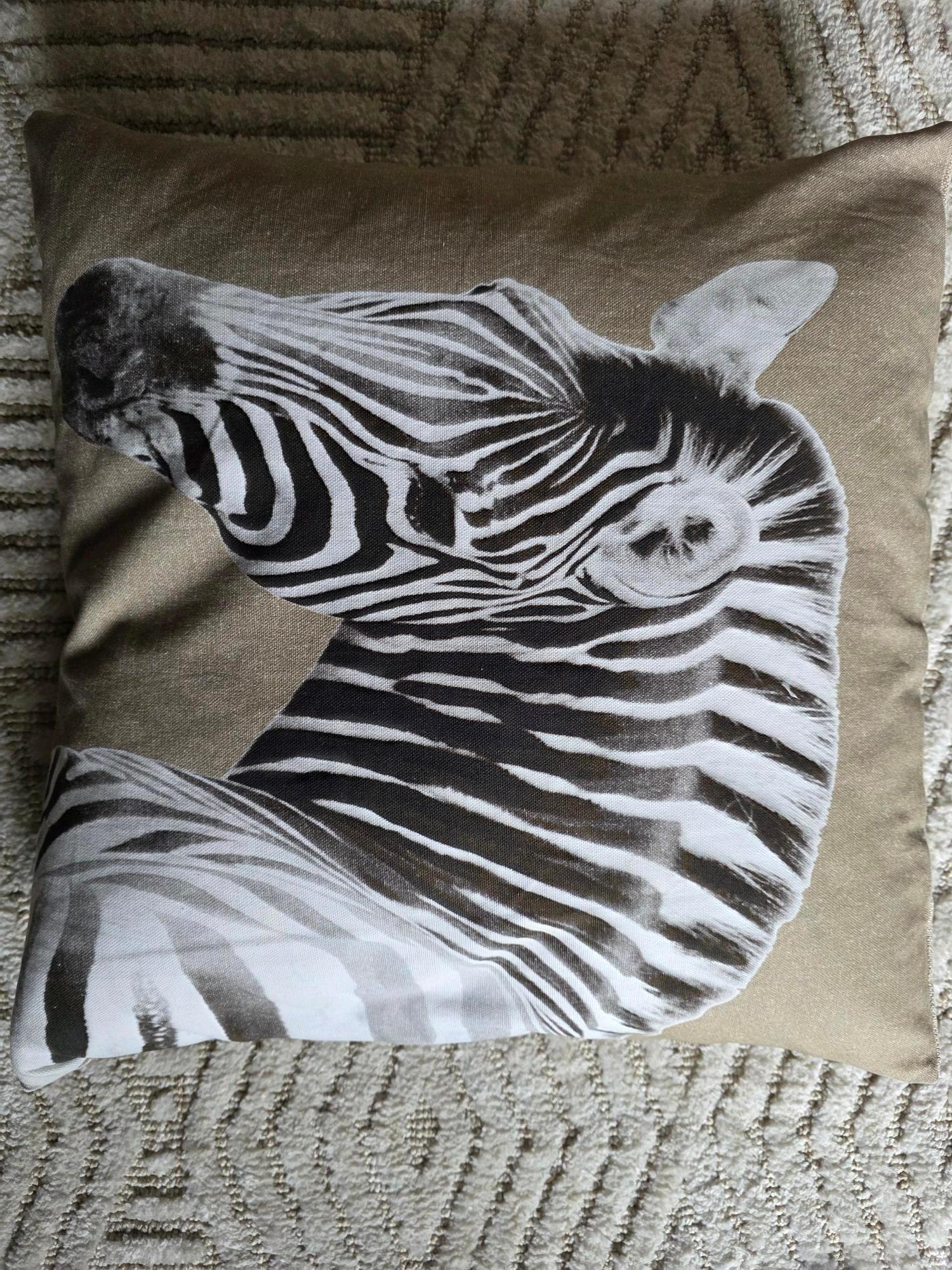 Set of 3 Decorative Throw Pillows - Zebra, Rhino, Elephant - photo 3