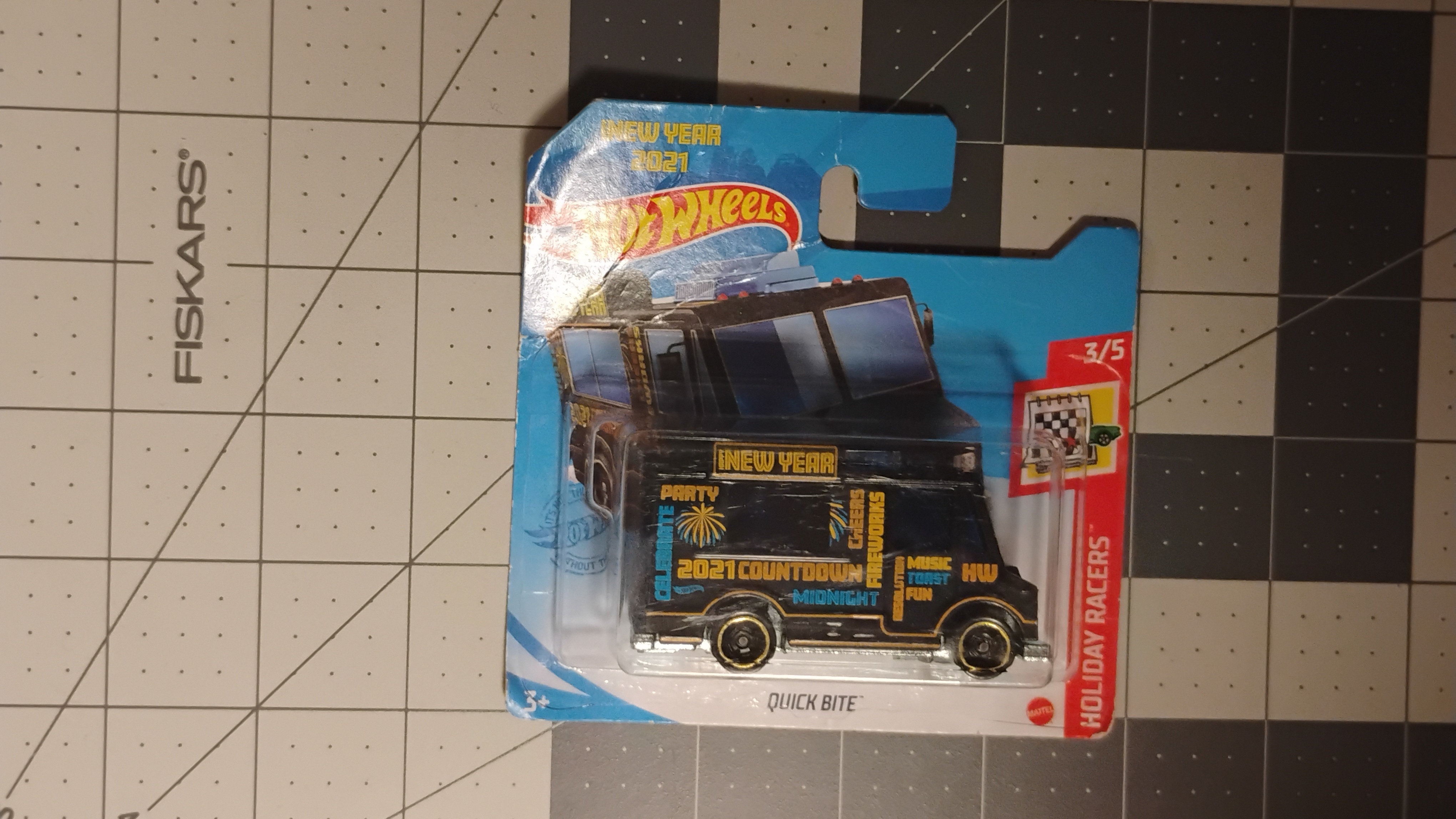 2021 Hot Wheels Holiday Racers- Quick Bite