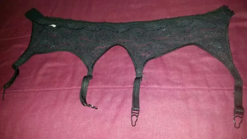 Black garter belt - photo 3