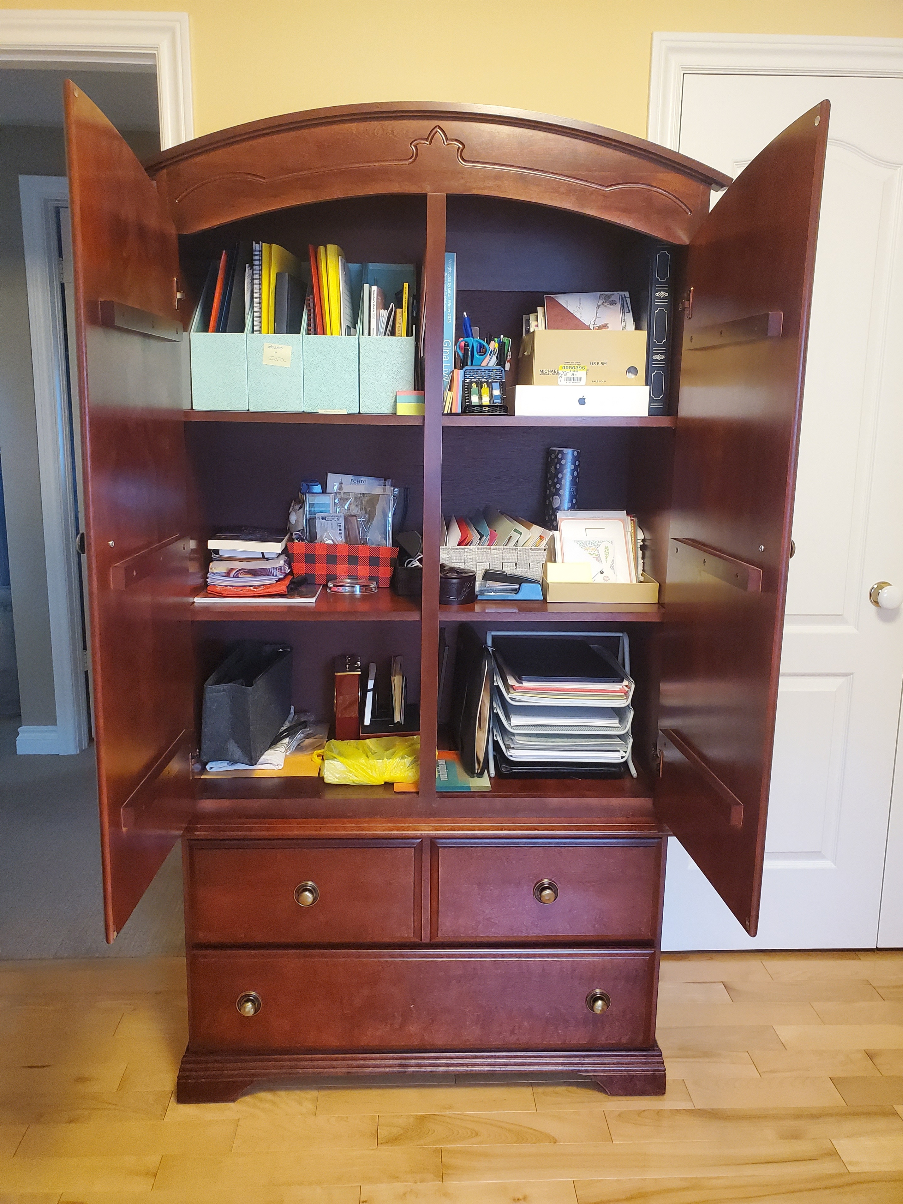Solid Wood Canadian-Made Bedroom Furniture Set - photo 4