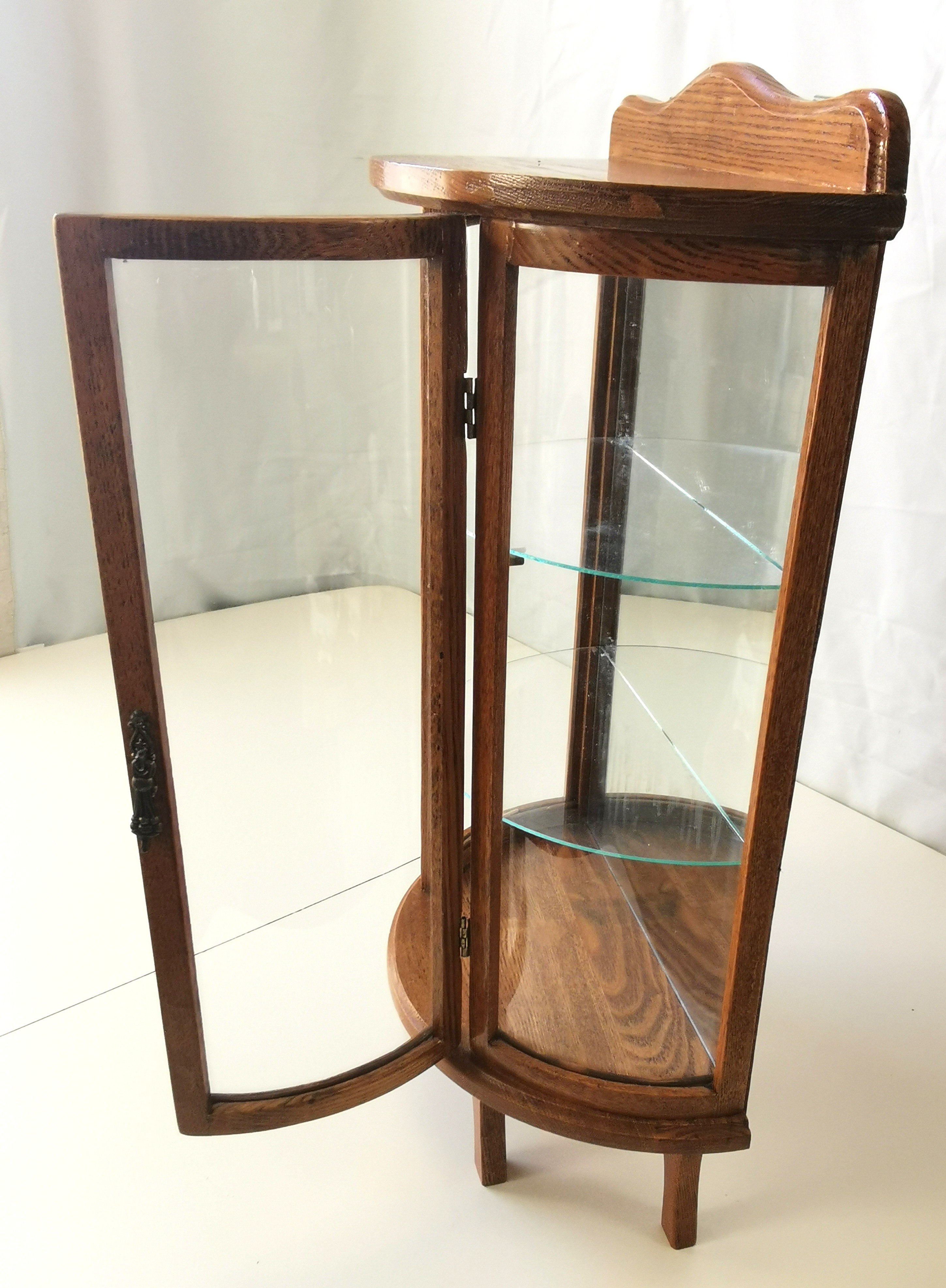Circa 1980 Petite Curved Glass Oak Curio Cabinet - photo 2