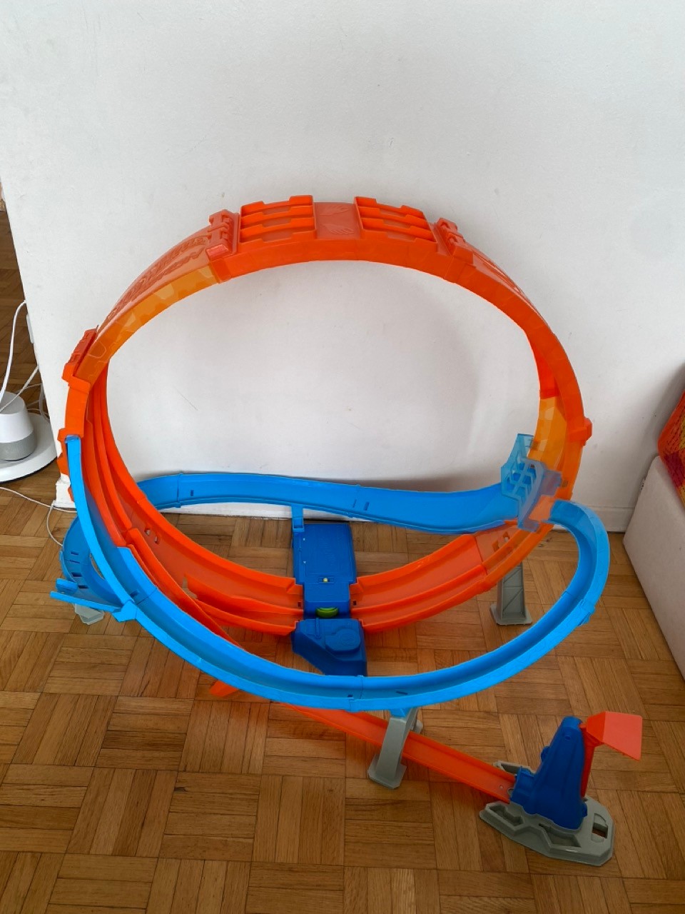 Hot Wheels Massive Loop Mayhem Track Set – Excellent Condition