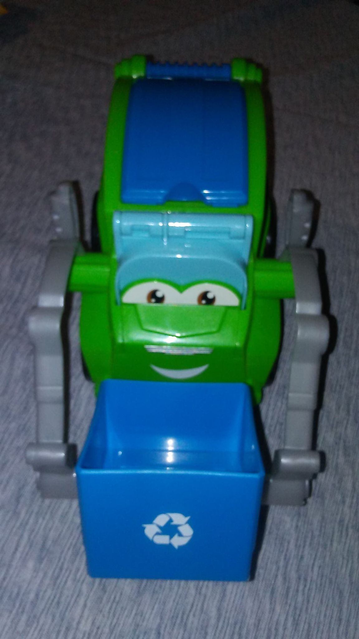 Play Doh Trash Tossin Rowdy Garbage Truck - 12 Inches