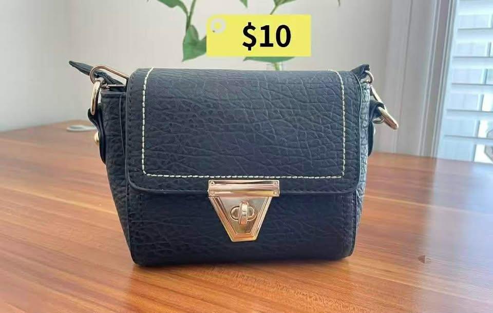 Assorted Purses and Bags - photo 3