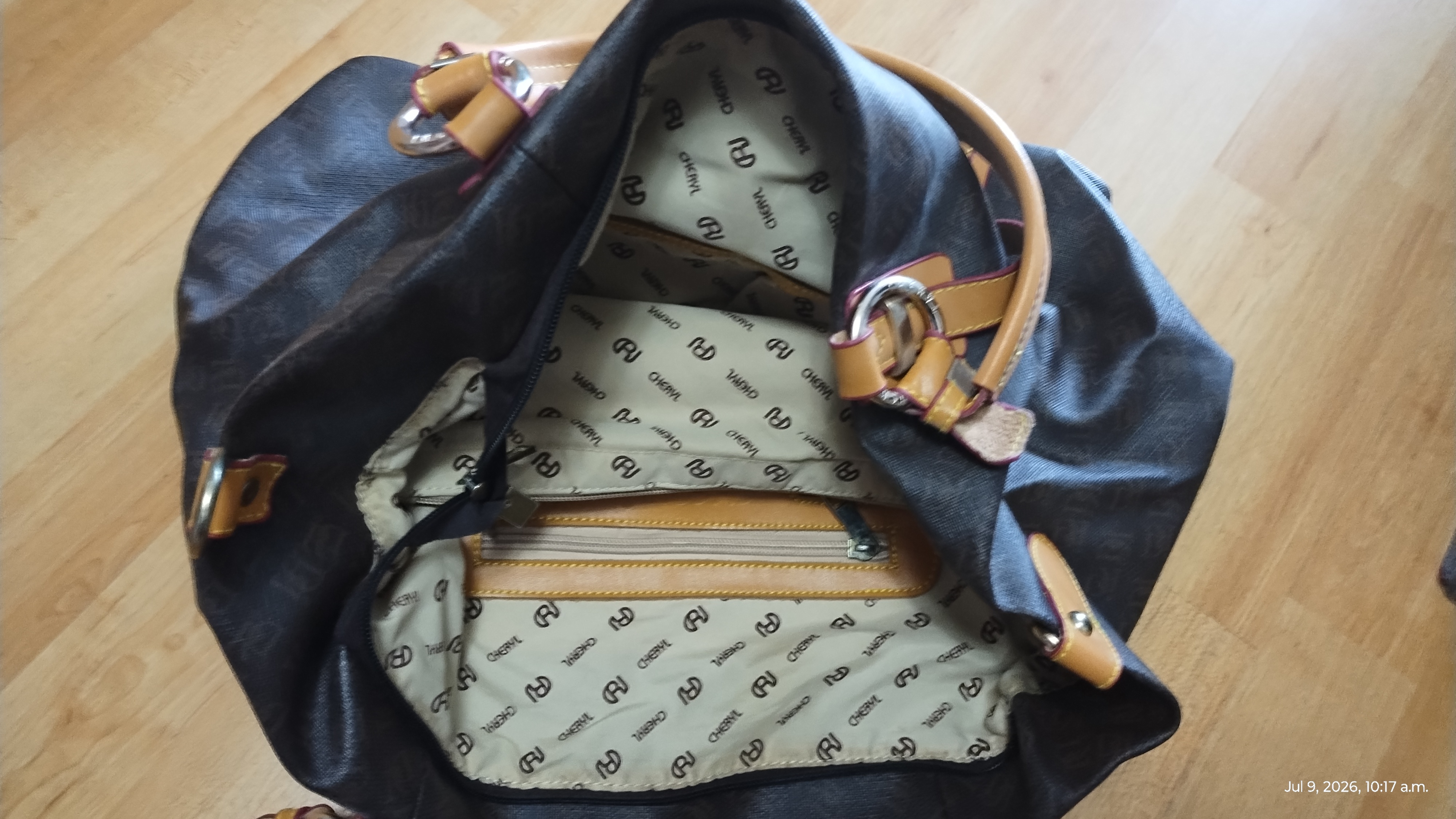 Women's Handbags Bundle - Excellent Condition - photo 5