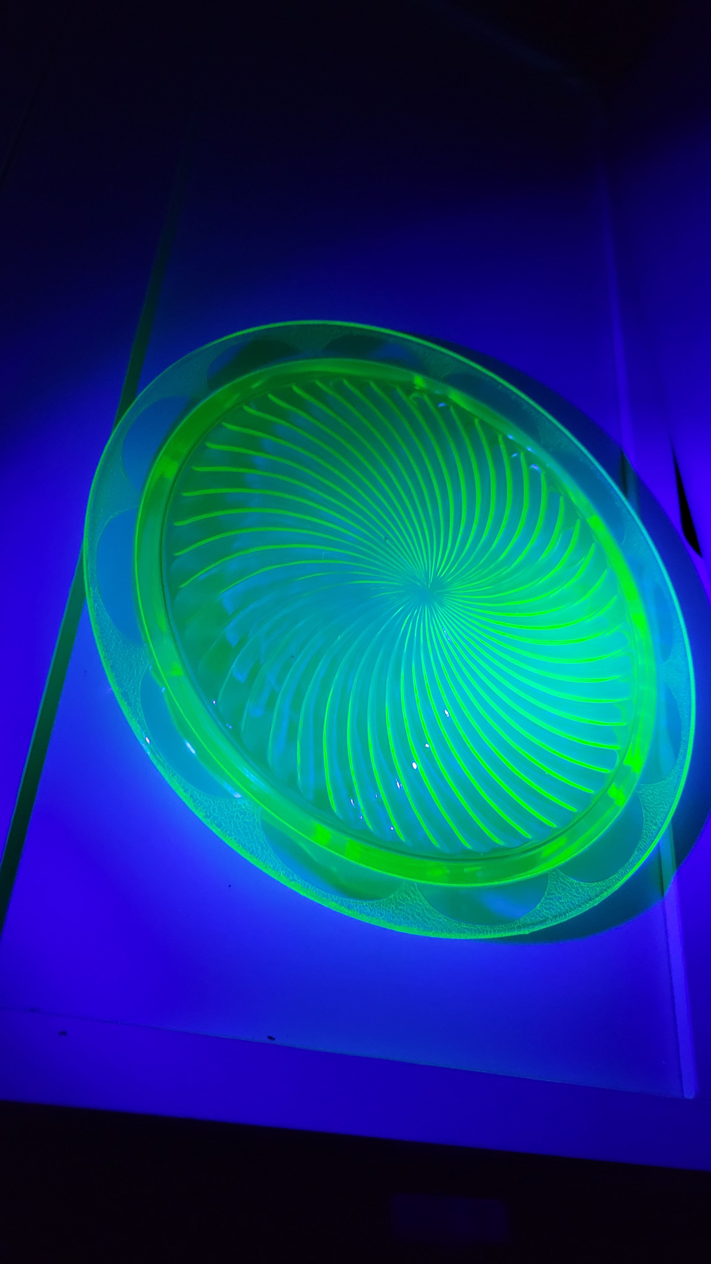 anchor hocking uranium glass cake plate - photo 2