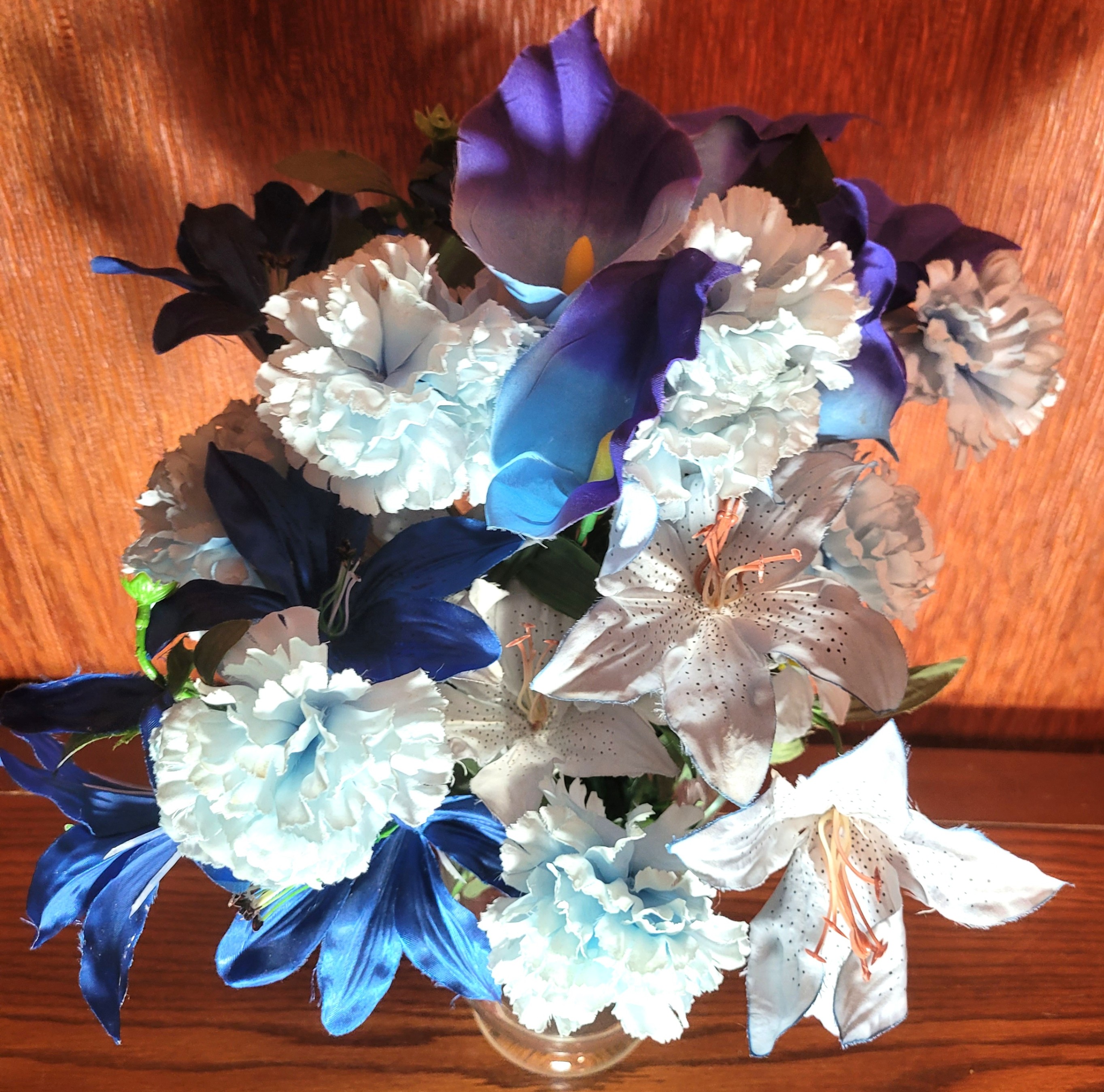 Faux Silk Blue & White Floral Arrangement Clear Glass Hurricane - photo 5