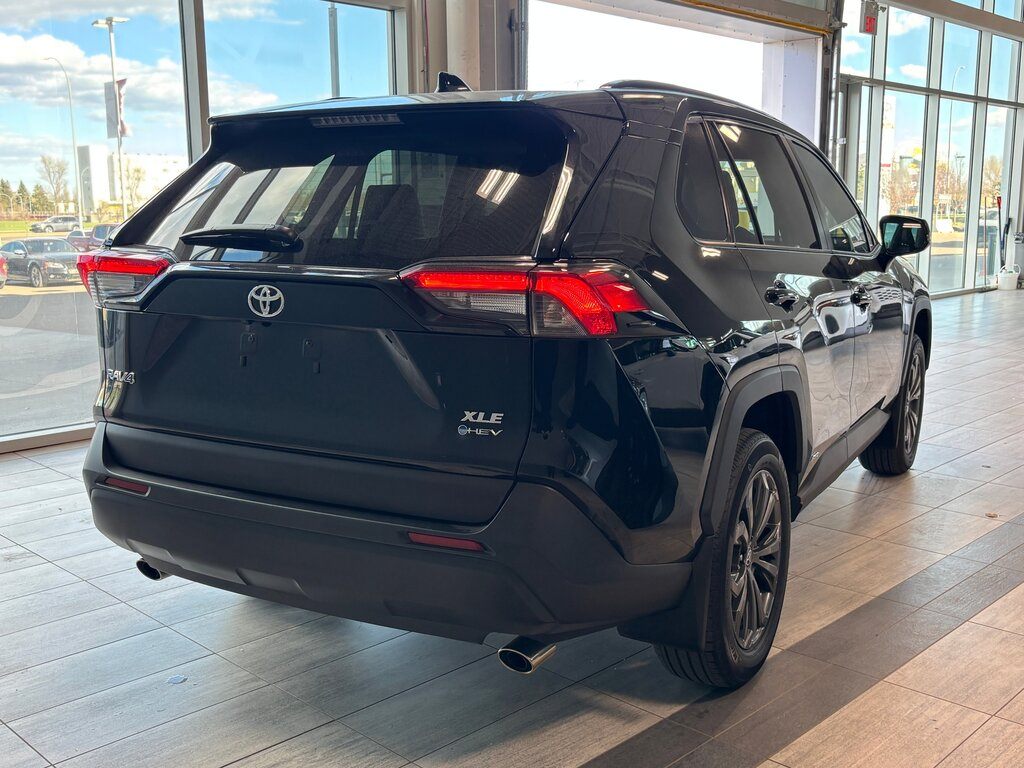 2025 Toyota RAV4 - photo 5