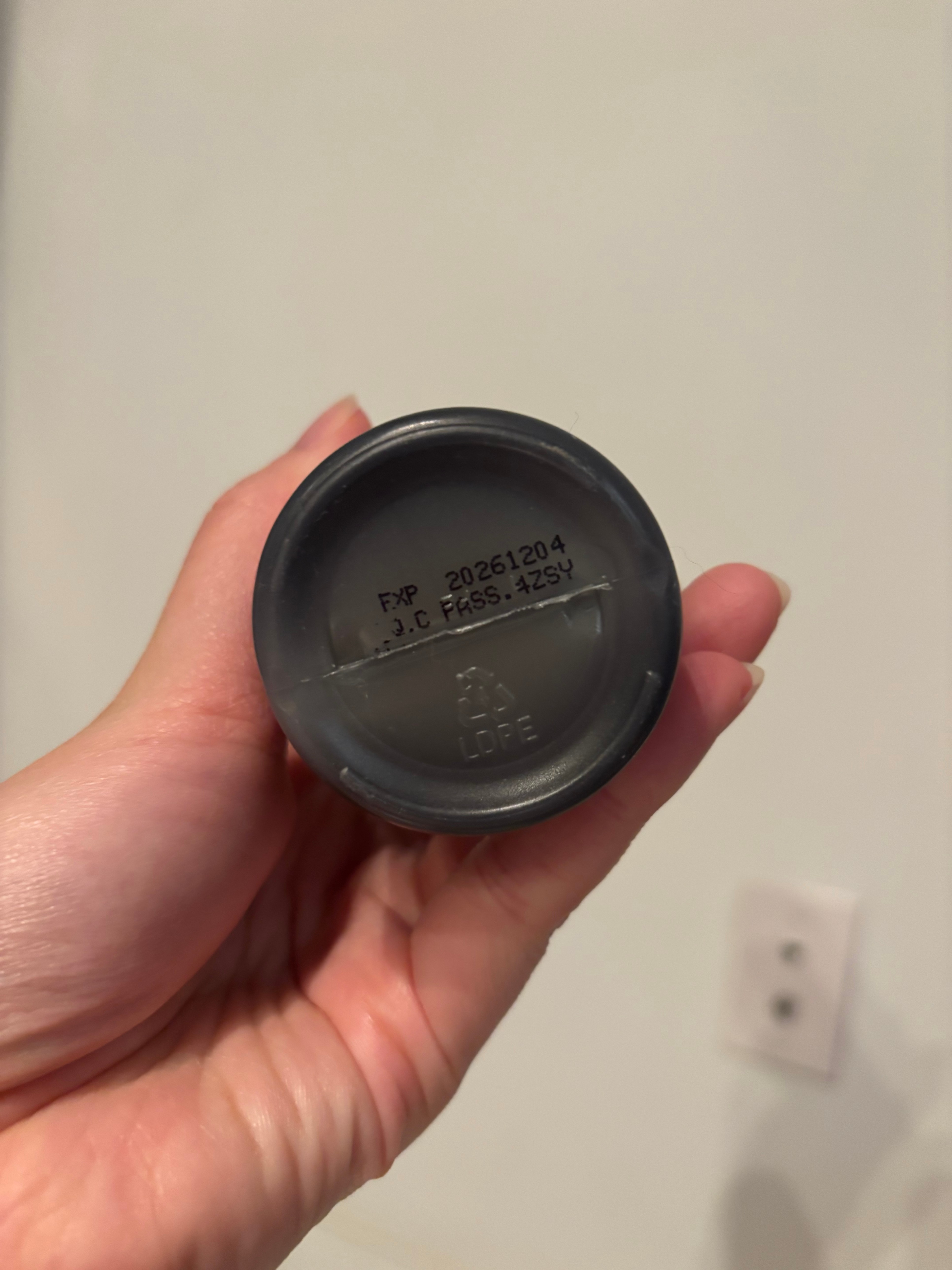 Silver Gray Brightening Shampoo - photo 3