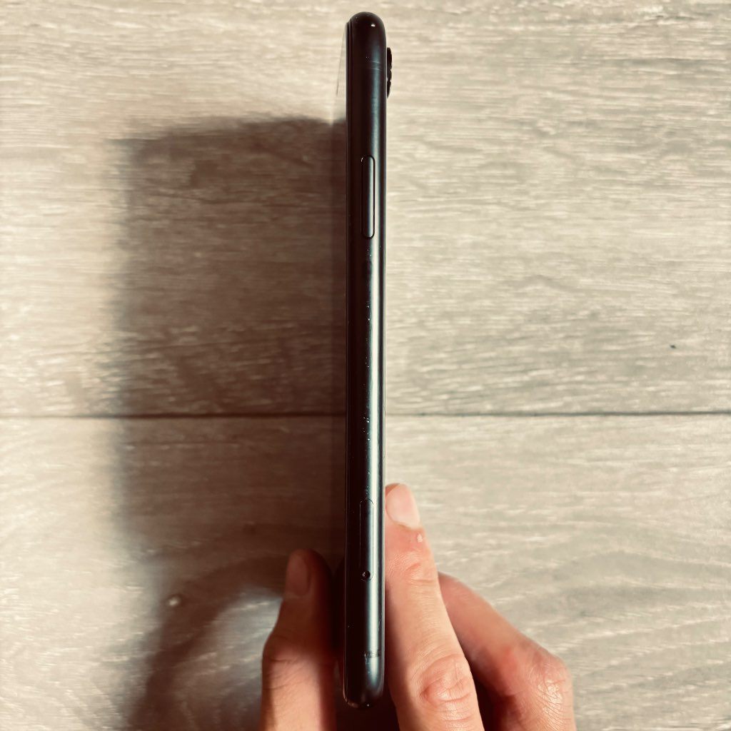 iPhone XR - photo 4