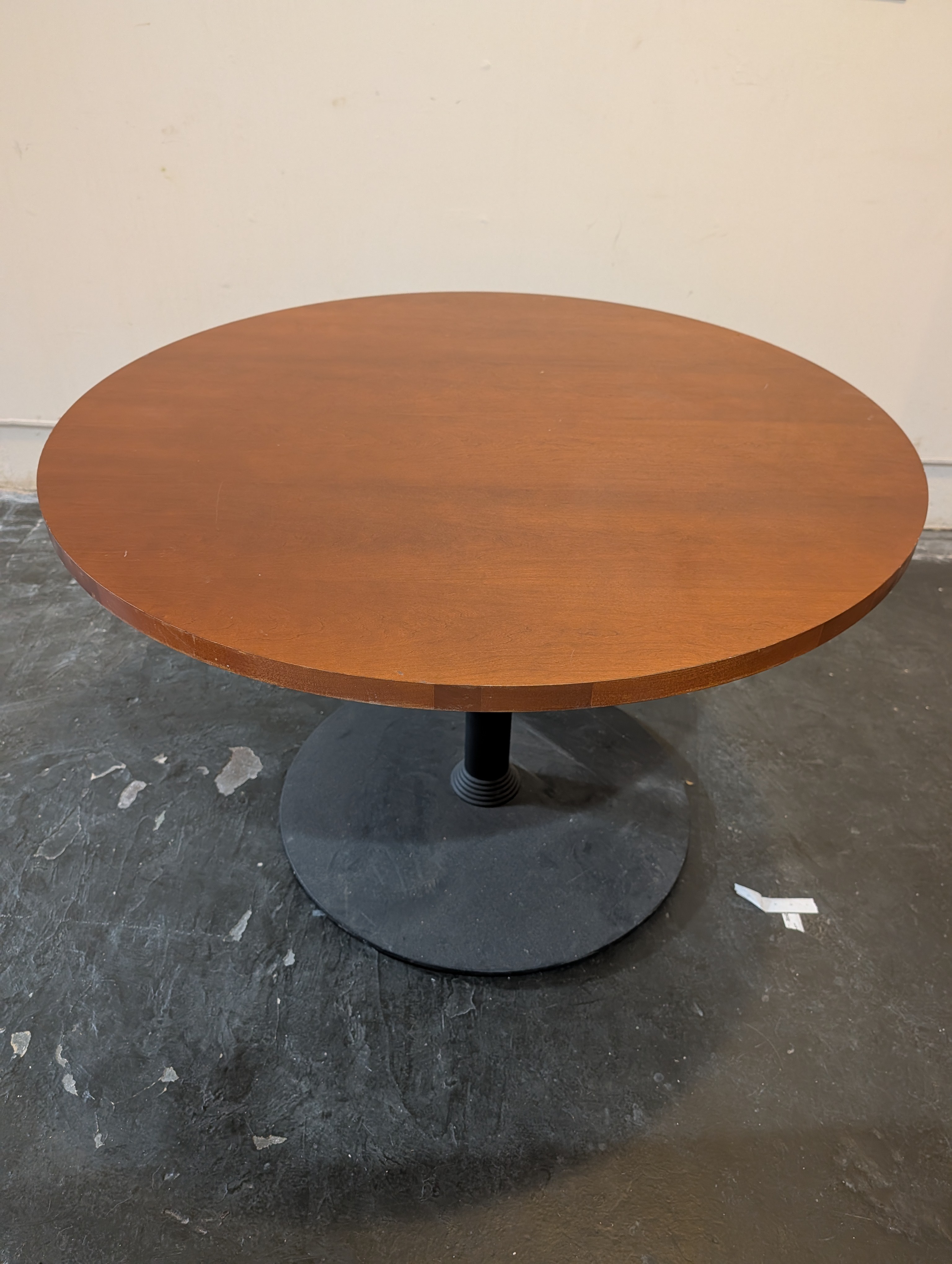 Round dining/conference table