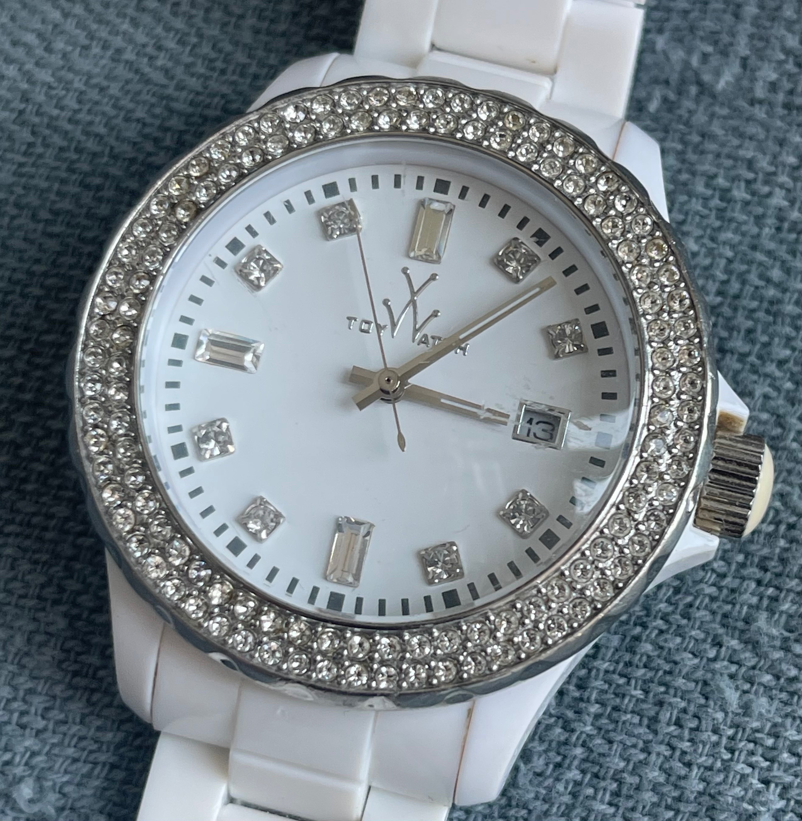 Vintage ToyWatch White Plasteramic Crystal Bezel Watch - photo 2